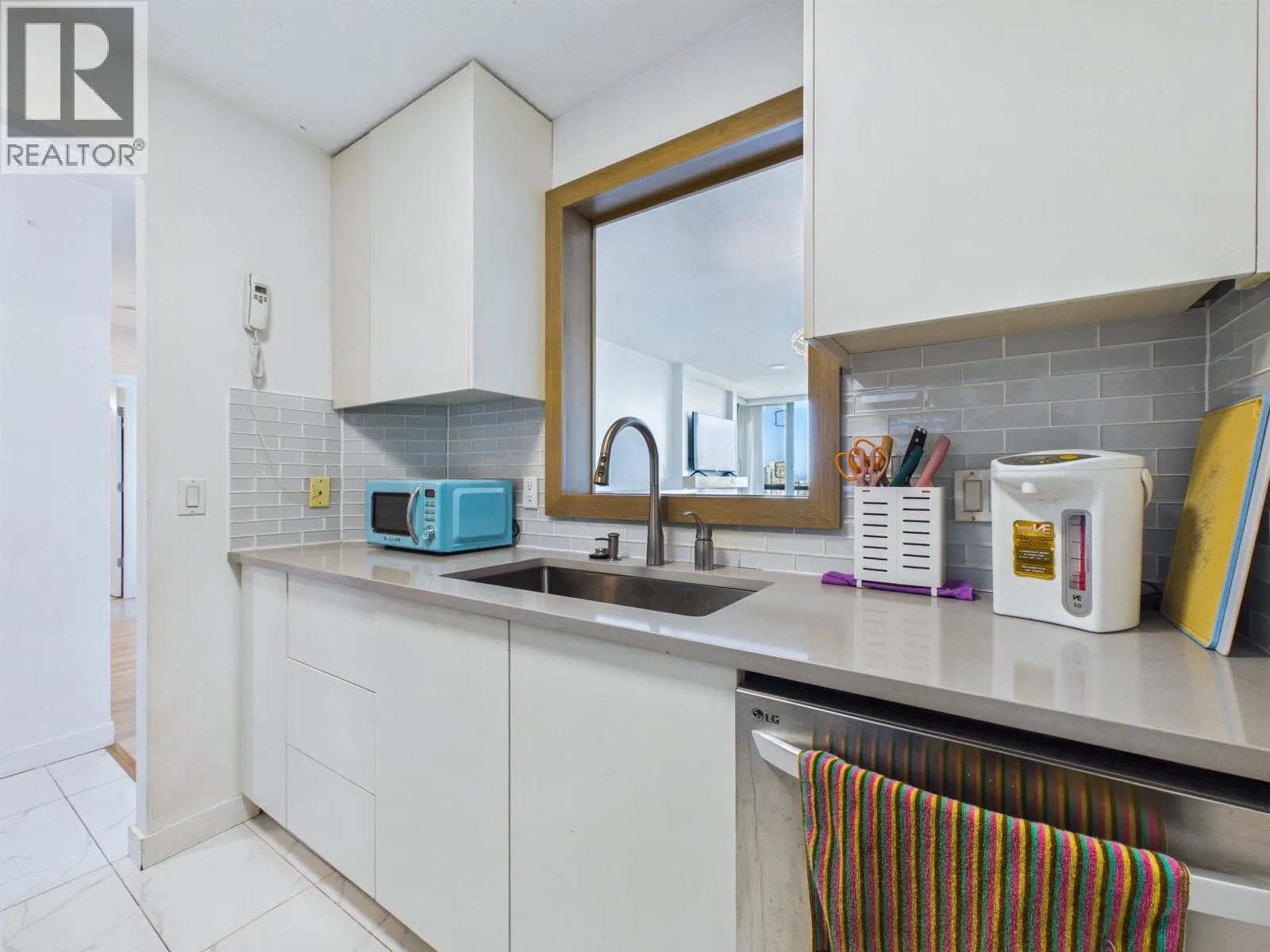 1405 6622 SOUTHOAKS CRESCENT