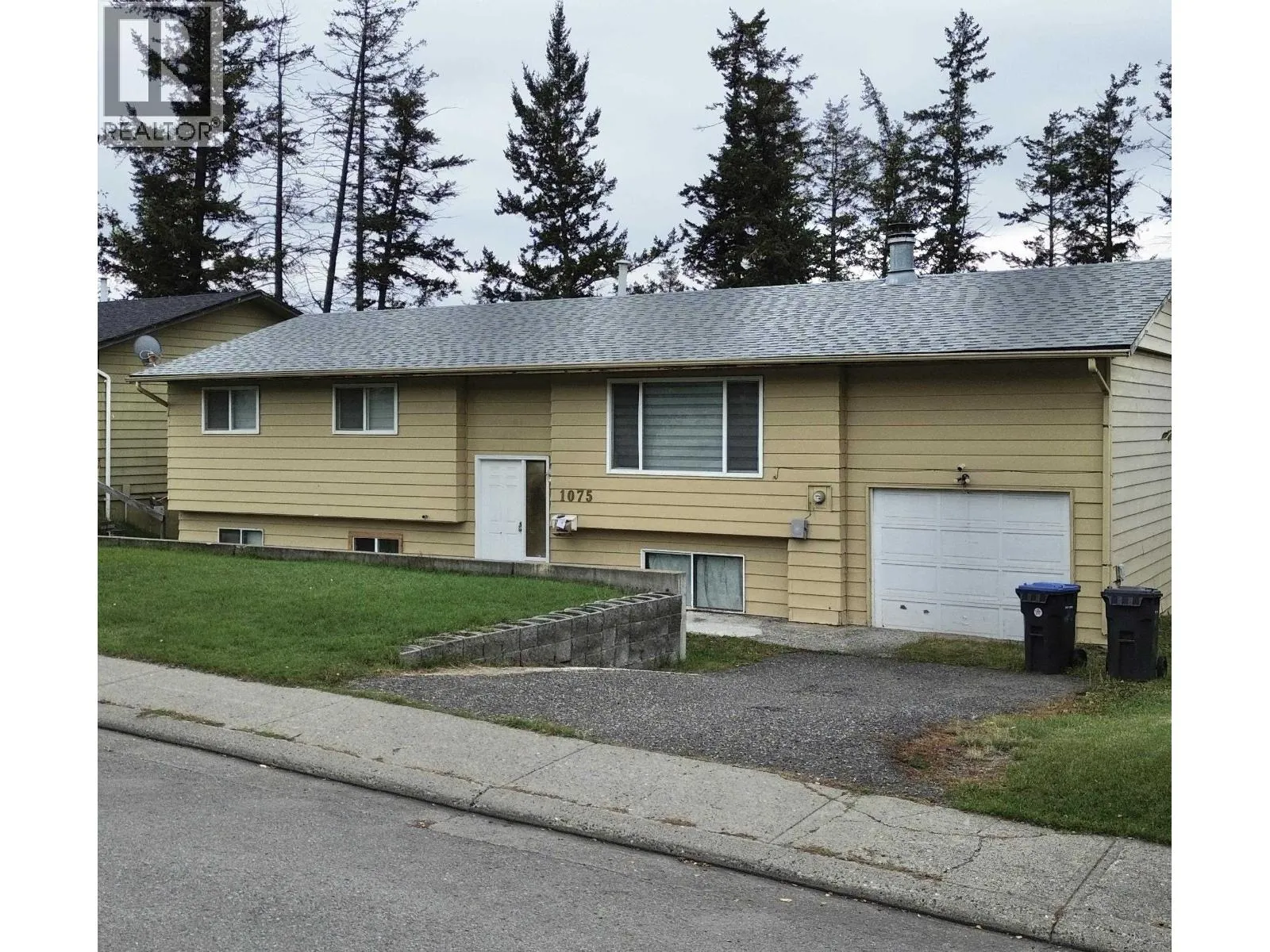 1075 MOXON PLACE
