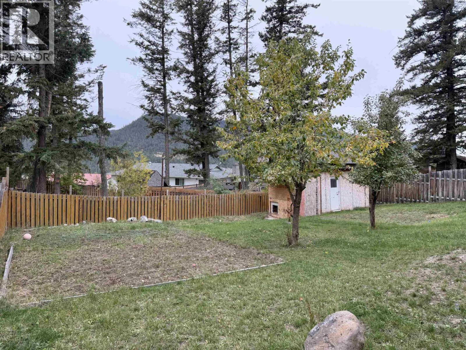 1075 MOXON PLACE