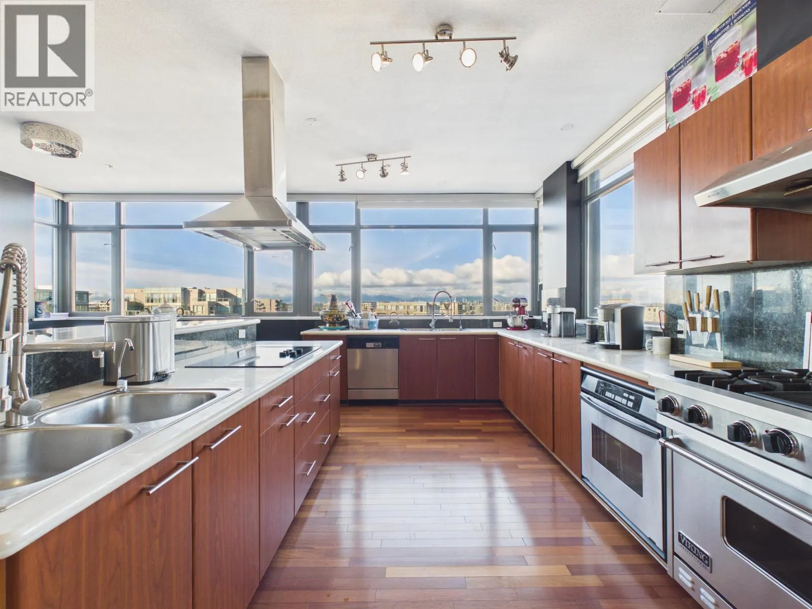 1801 6331 BUSWELL STREET