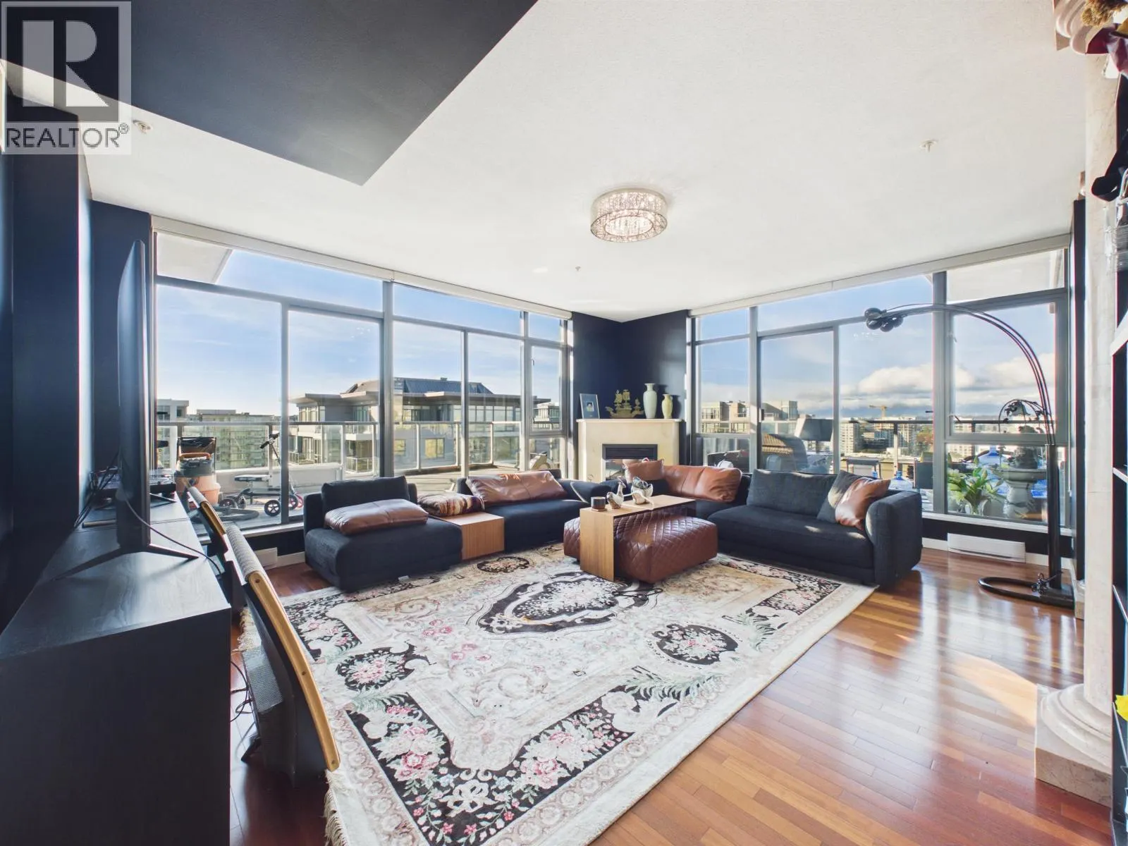 1801 6331 BUSWELL STREET