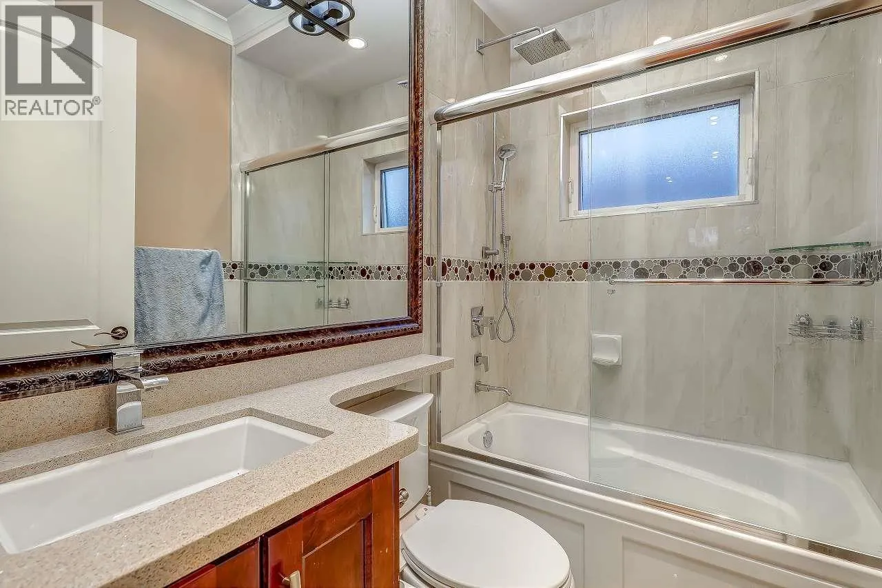 66 W 44TH AVENUE