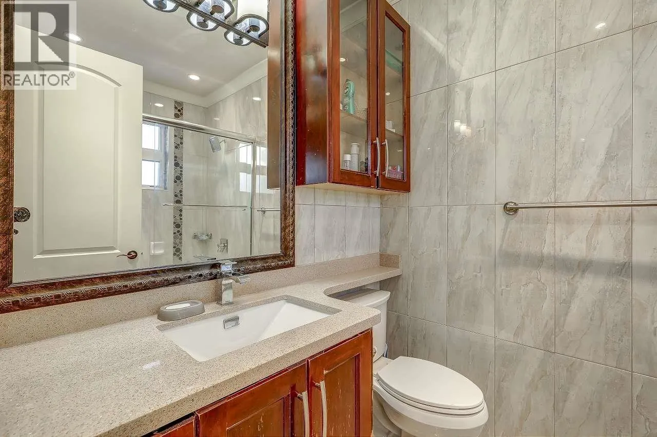 66 W 44TH AVENUE