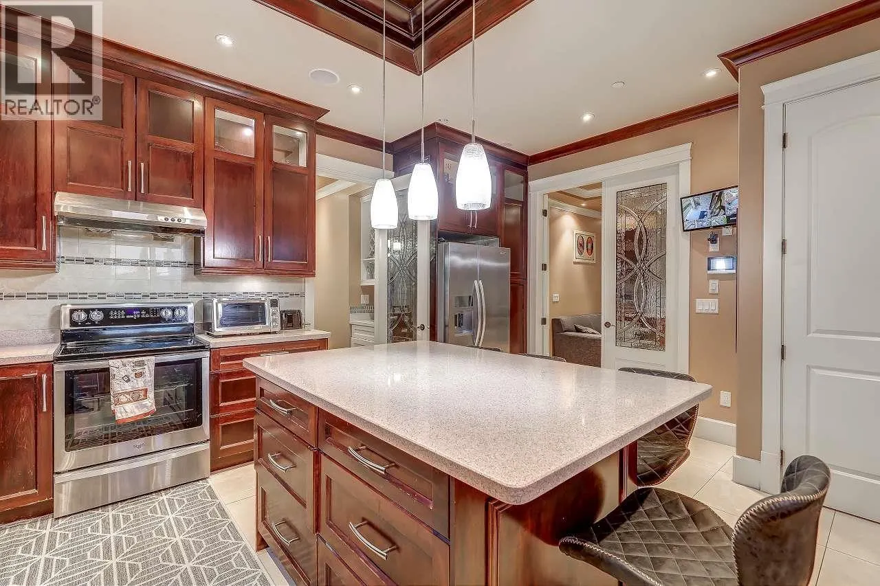 66 W 44TH AVENUE