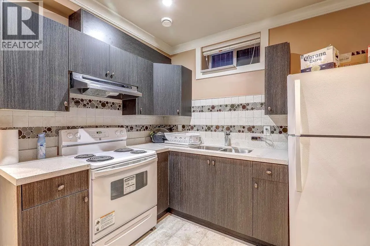 66 W 44TH AVENUE