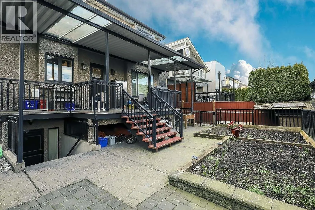 66 W 44TH AVENUE