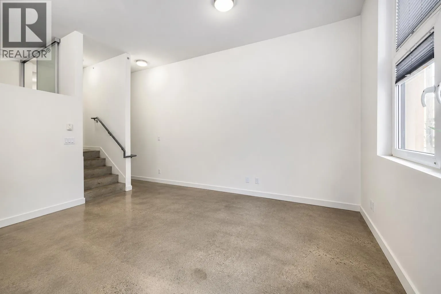 208 150 E CORDOVA STREET