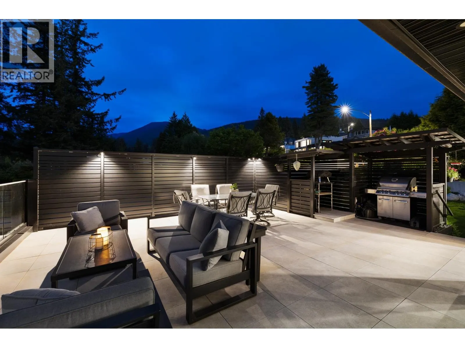 255 SANDRINGHAM CRESCENT