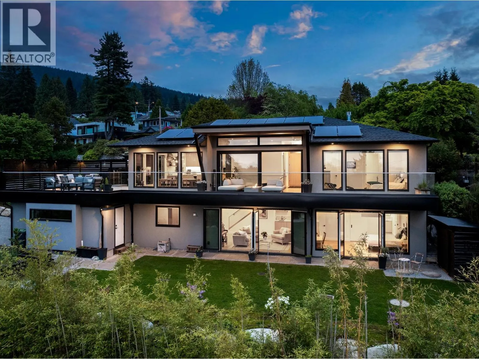 255 SANDRINGHAM CRESCENT