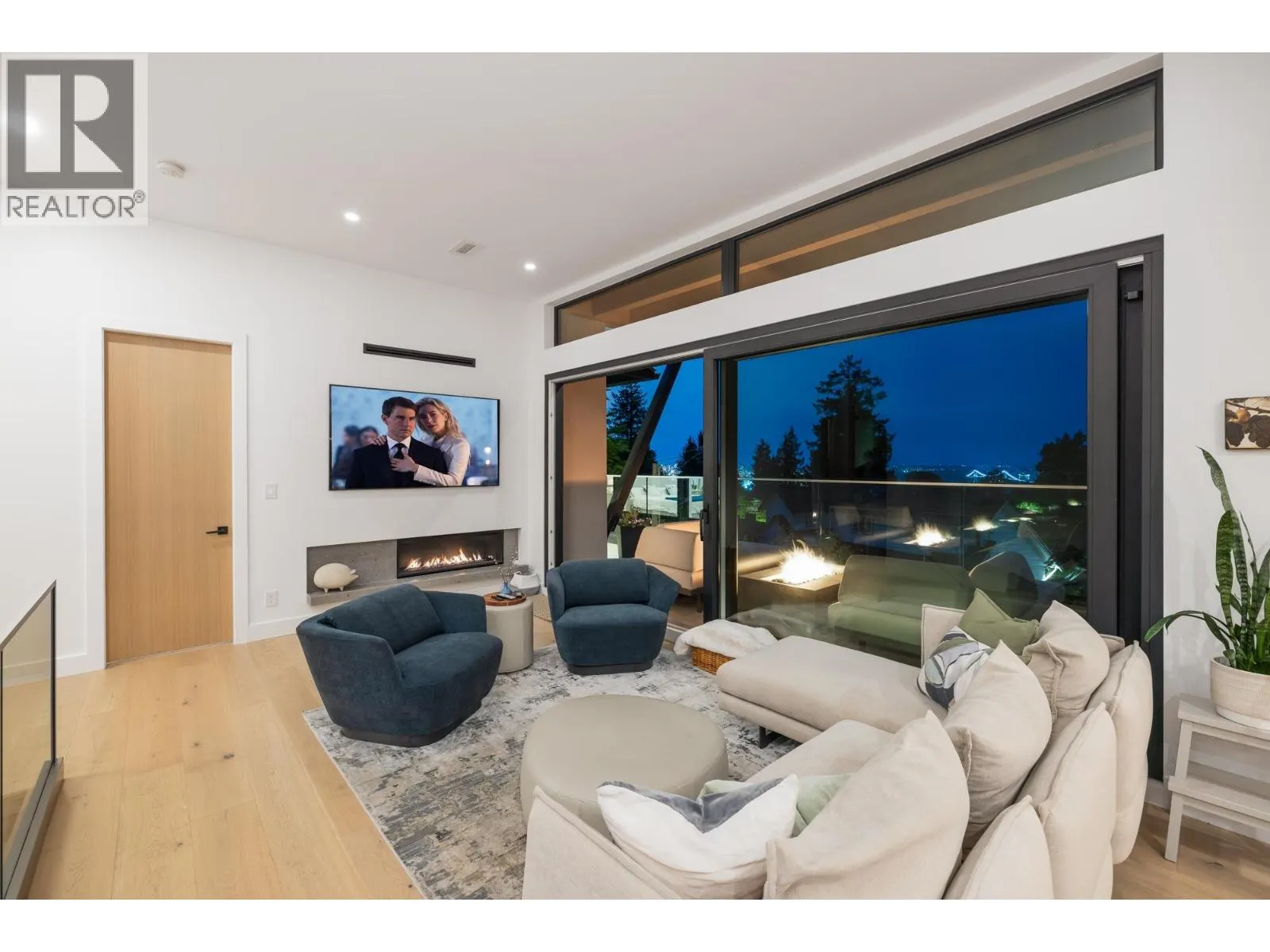 255 SANDRINGHAM CRESCENT