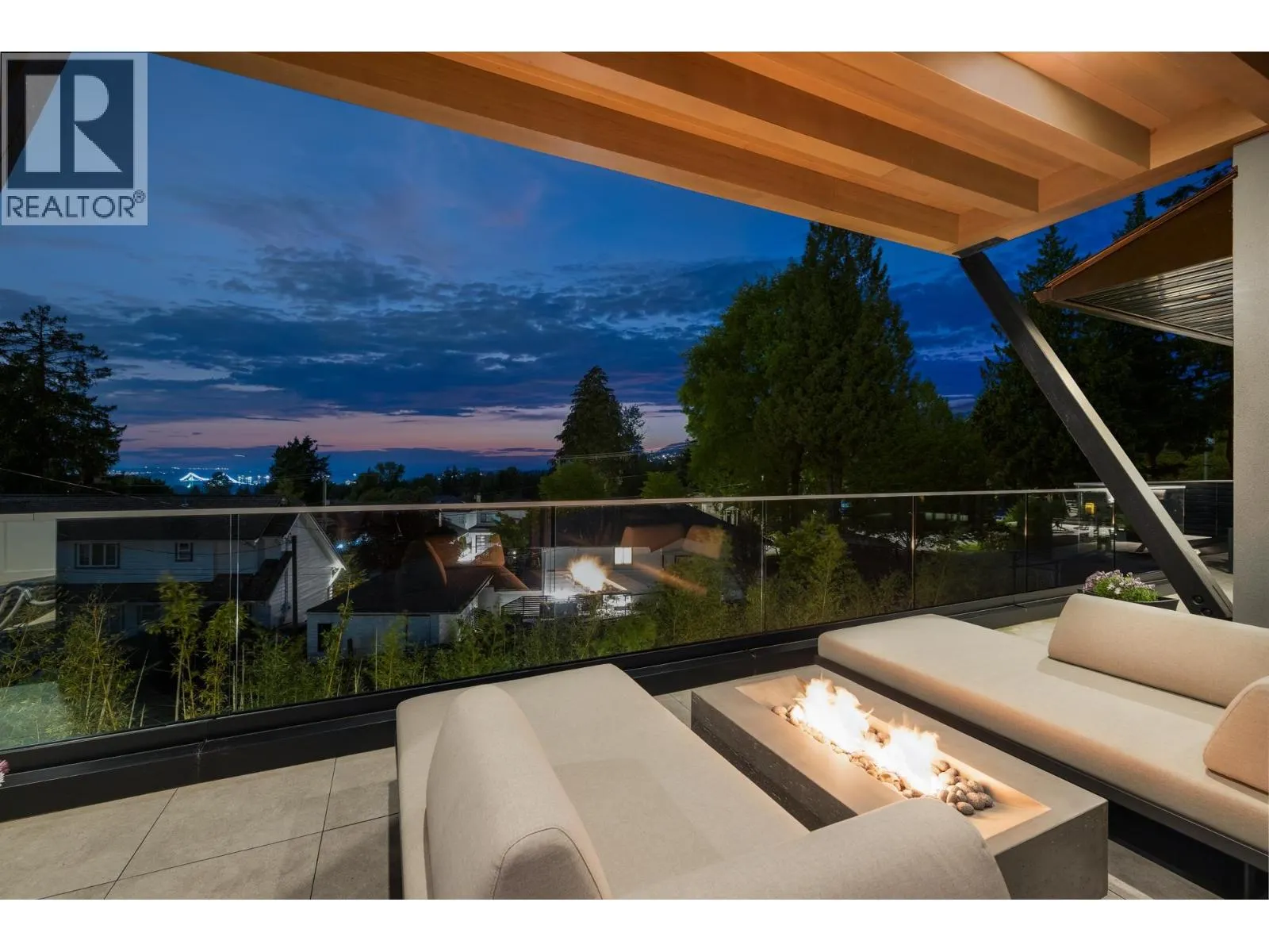 255 SANDRINGHAM CRESCENT
