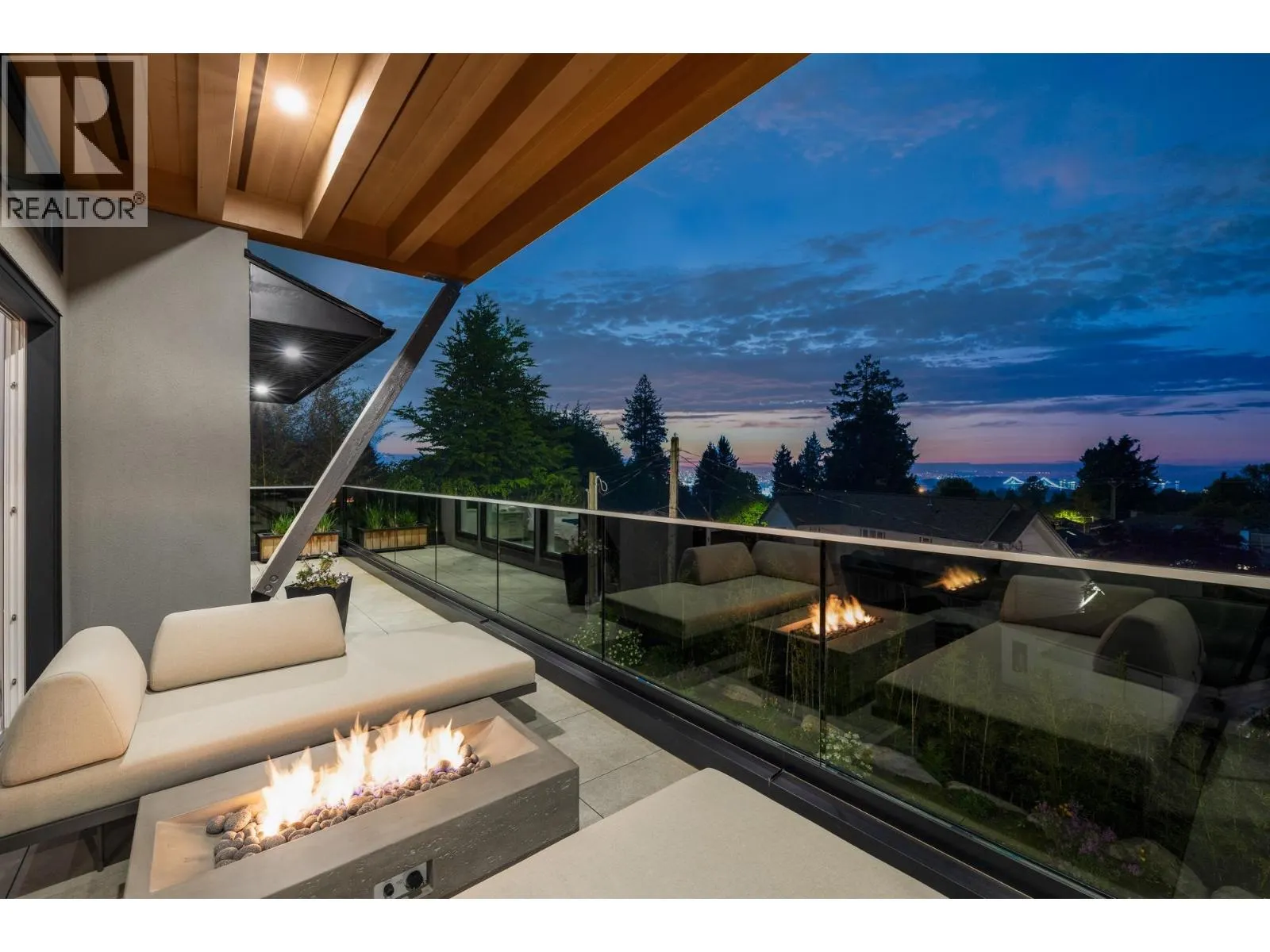 255 SANDRINGHAM CRESCENT