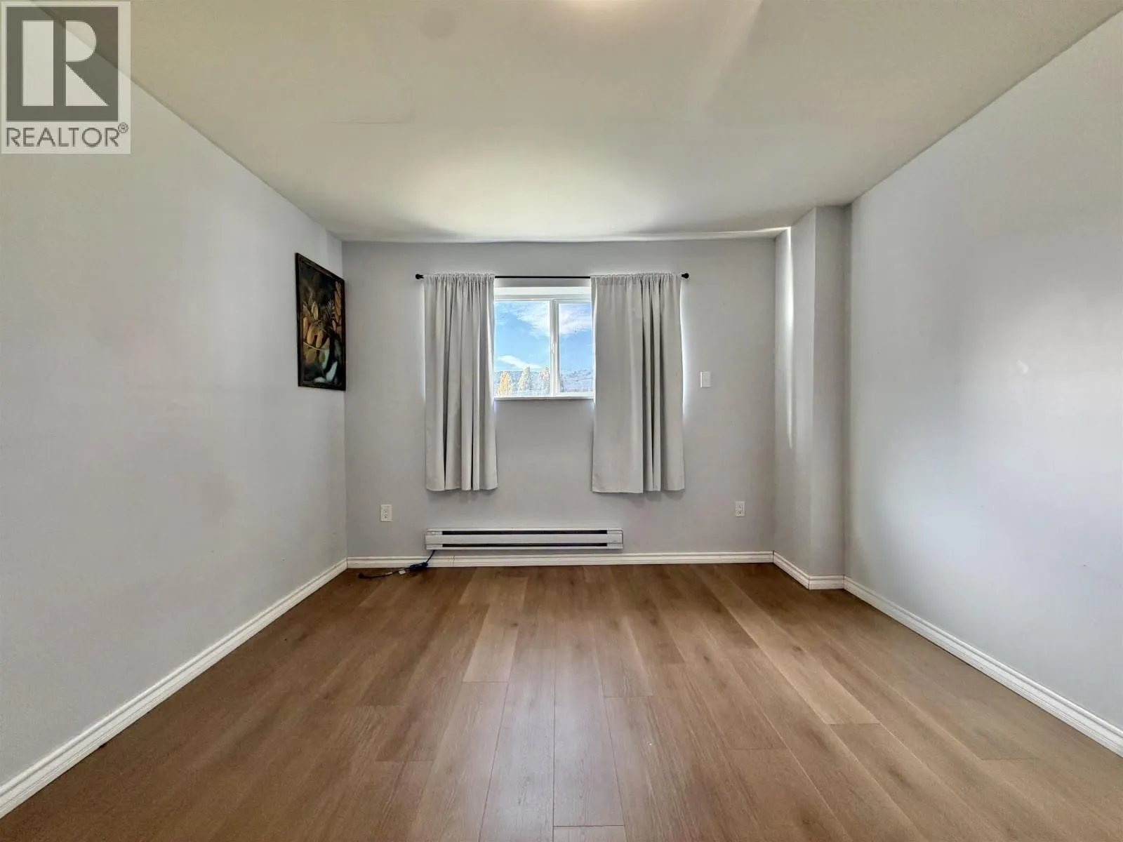 960 N SECOND AVENUE