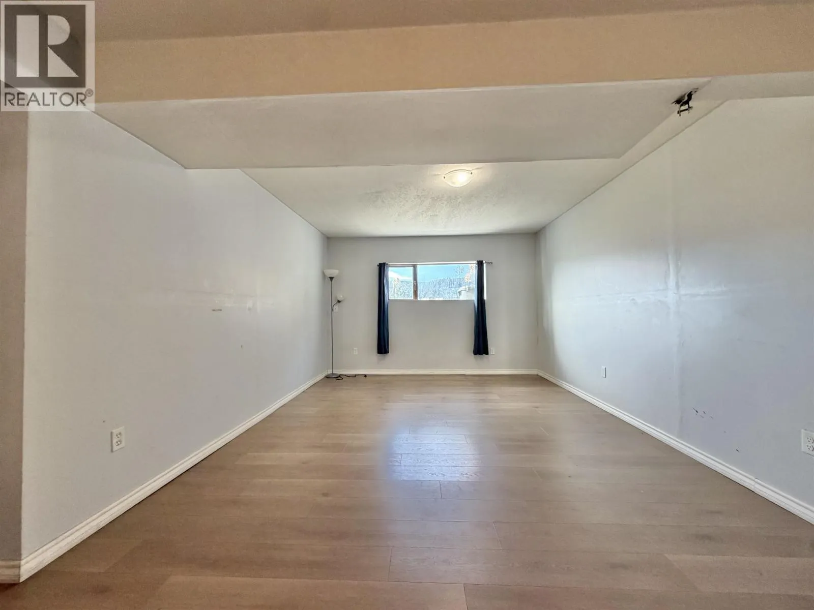 960 N SECOND AVENUE
