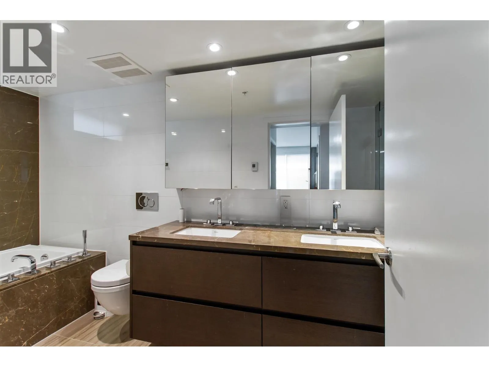 603 1571 W 57TH AVENUE