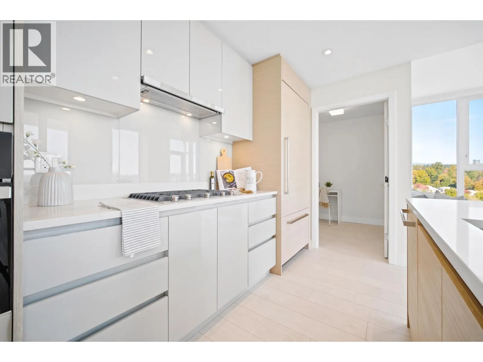 2203 3538 SAWMILL CRESCENT
