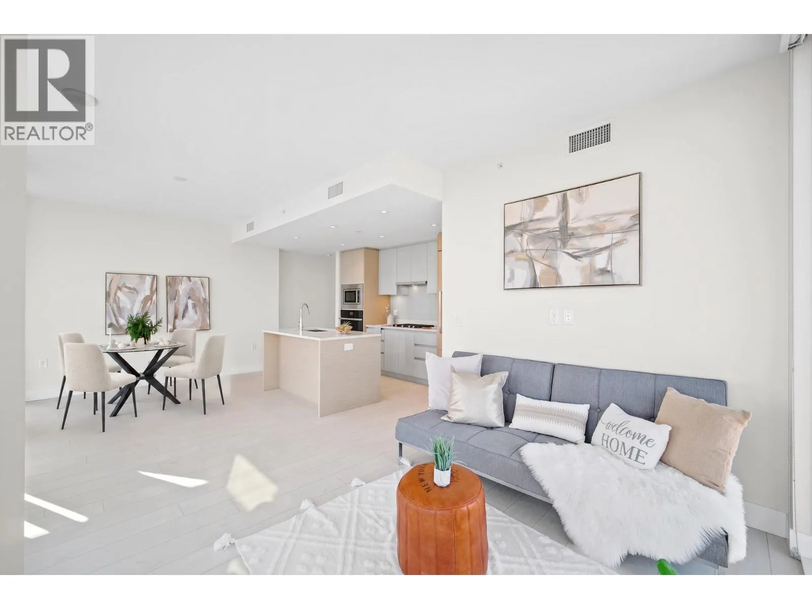 2203 3538 SAWMILL CRESCENT