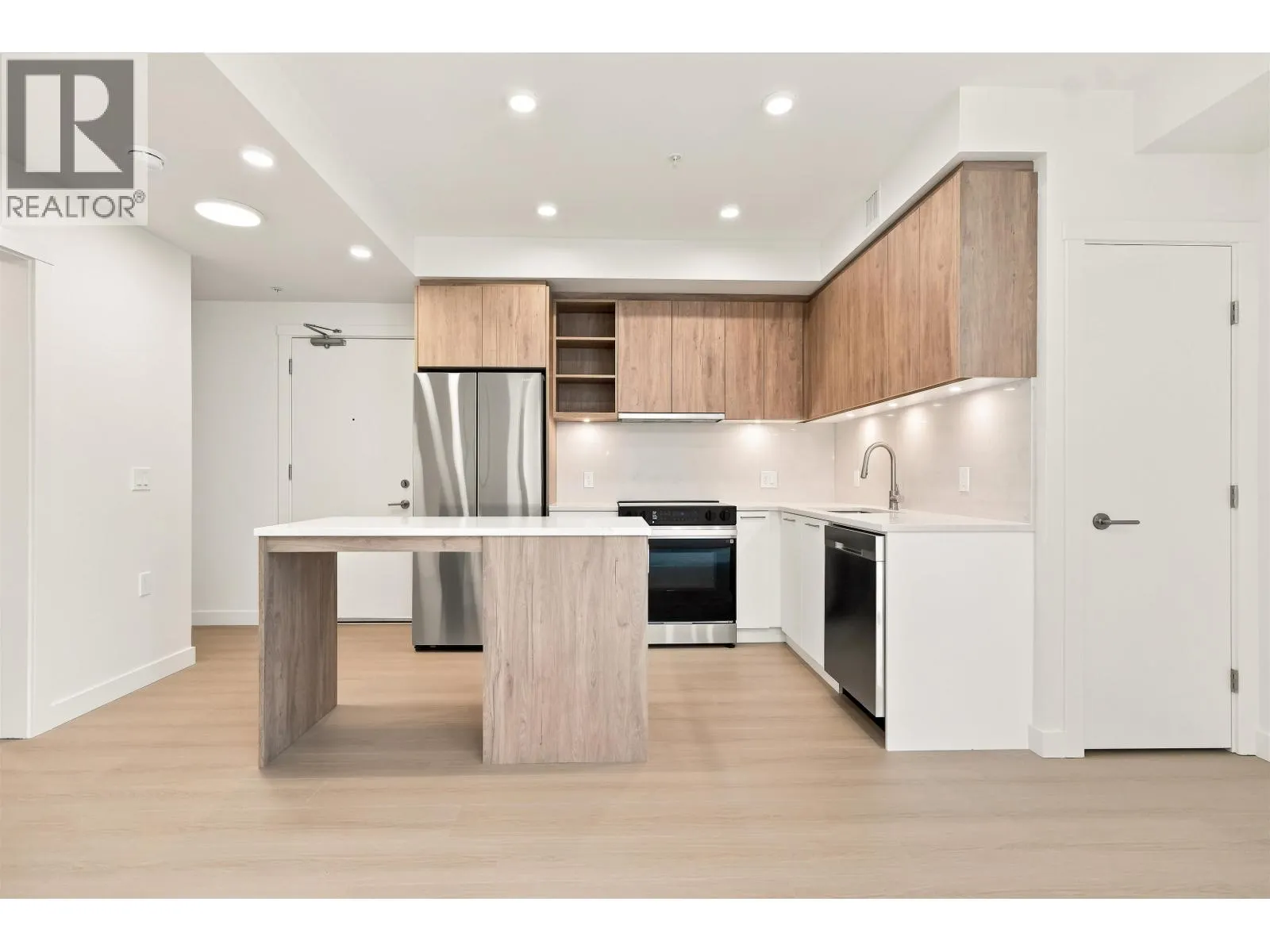 331 82 FIRST STREET