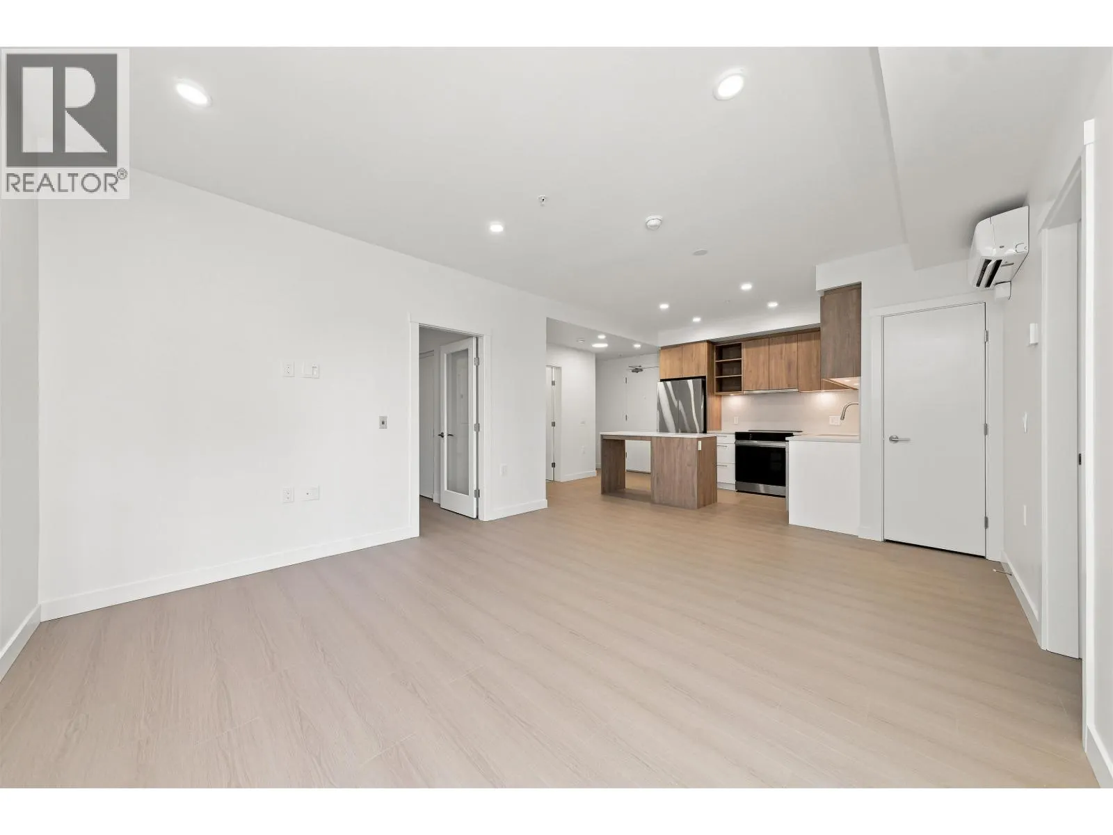 331 82 FIRST STREET