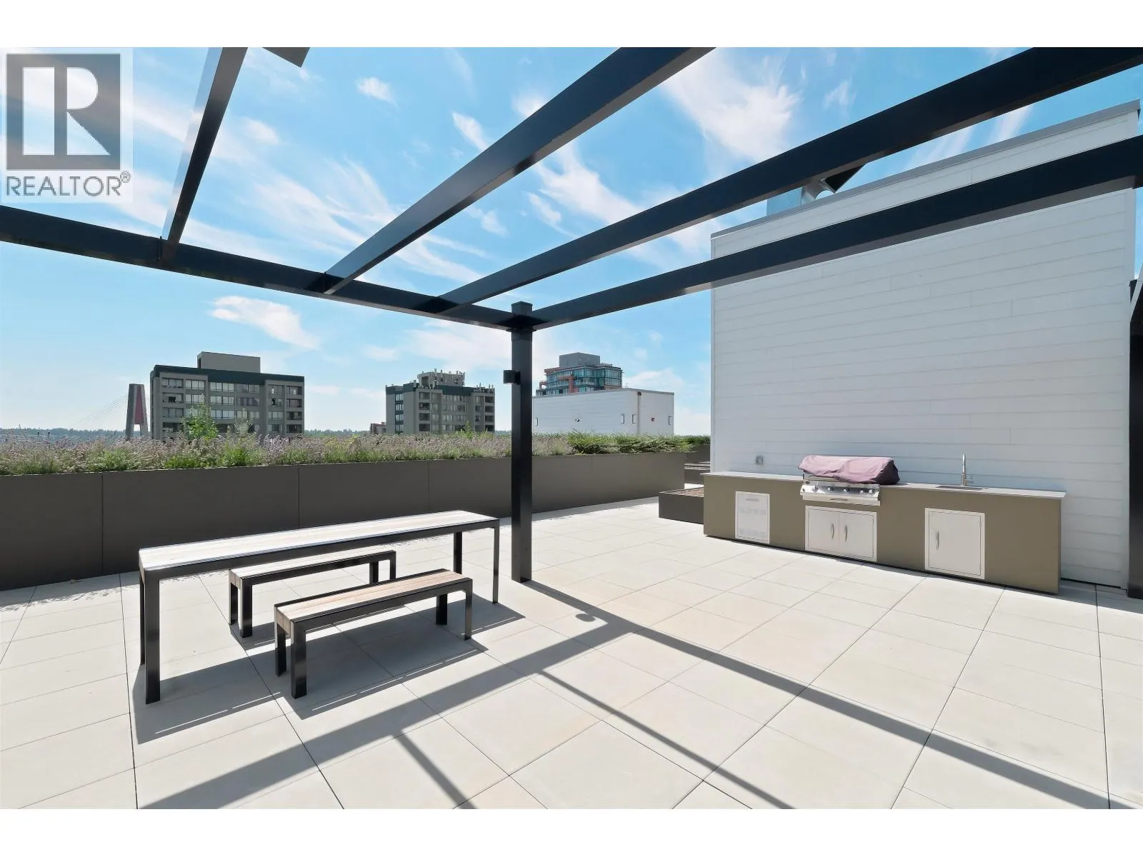 331 82 FIRST STREET