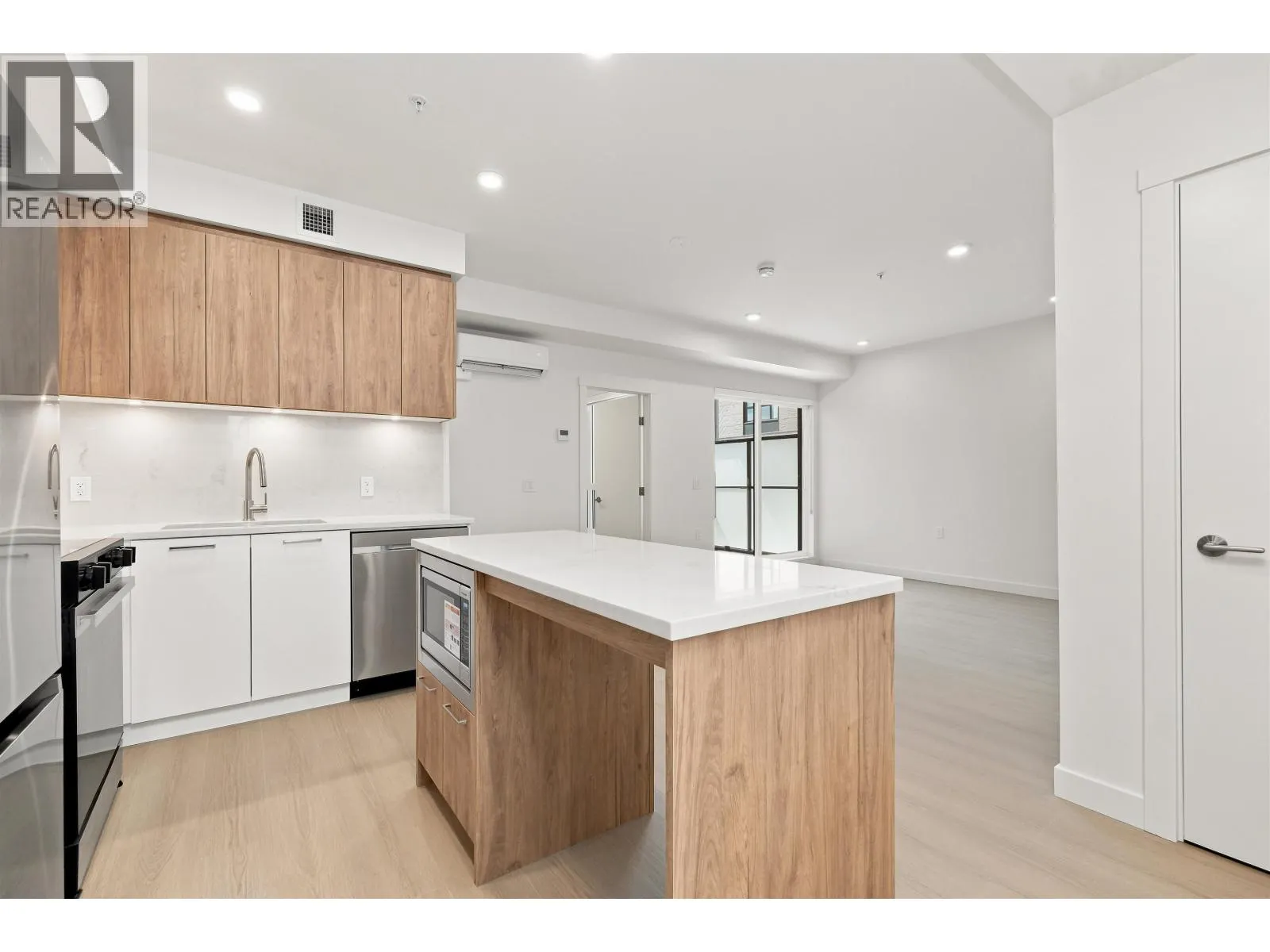 331 82 FIRST STREET