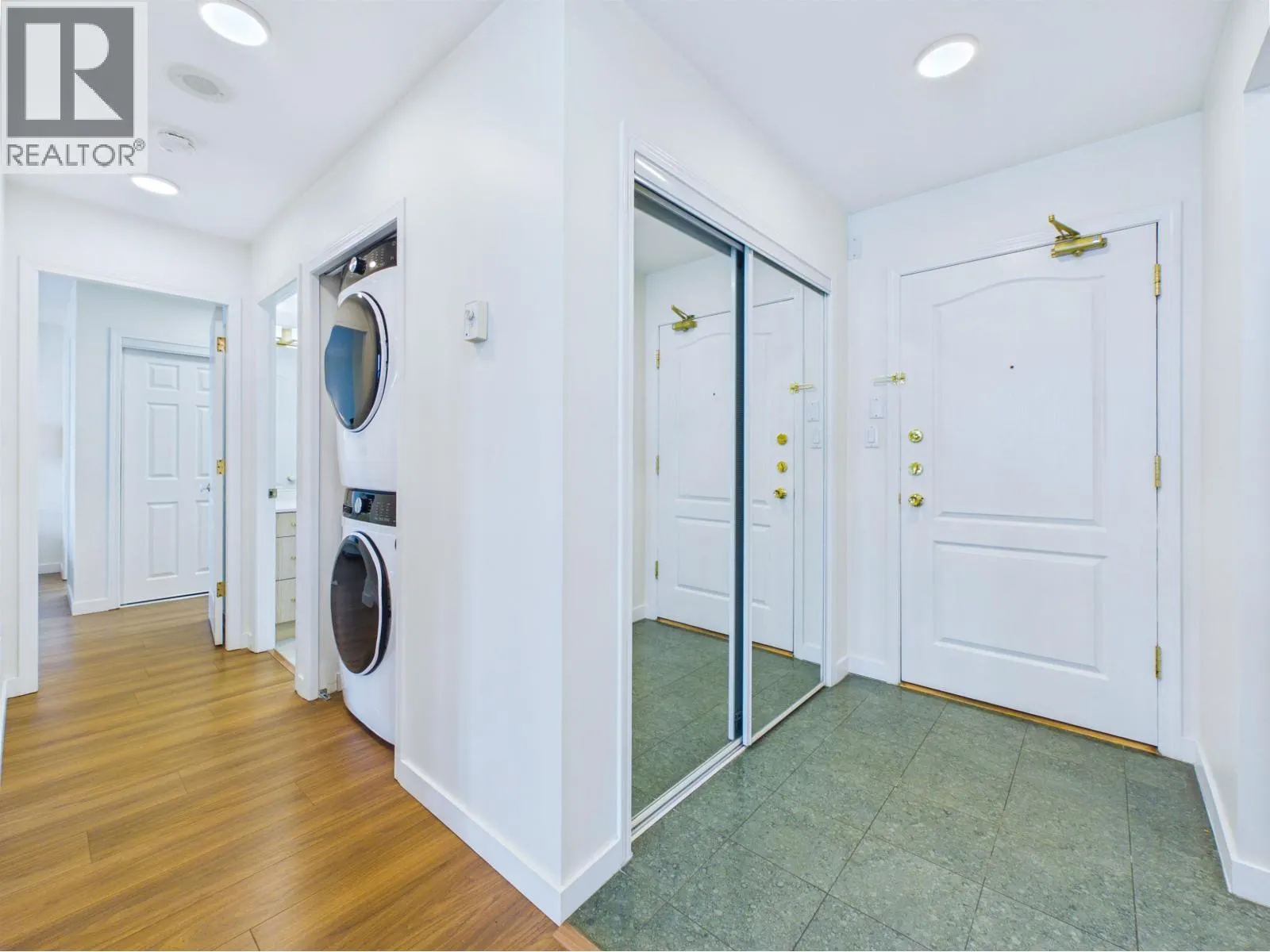 1705 5833 WILSON AVENUE