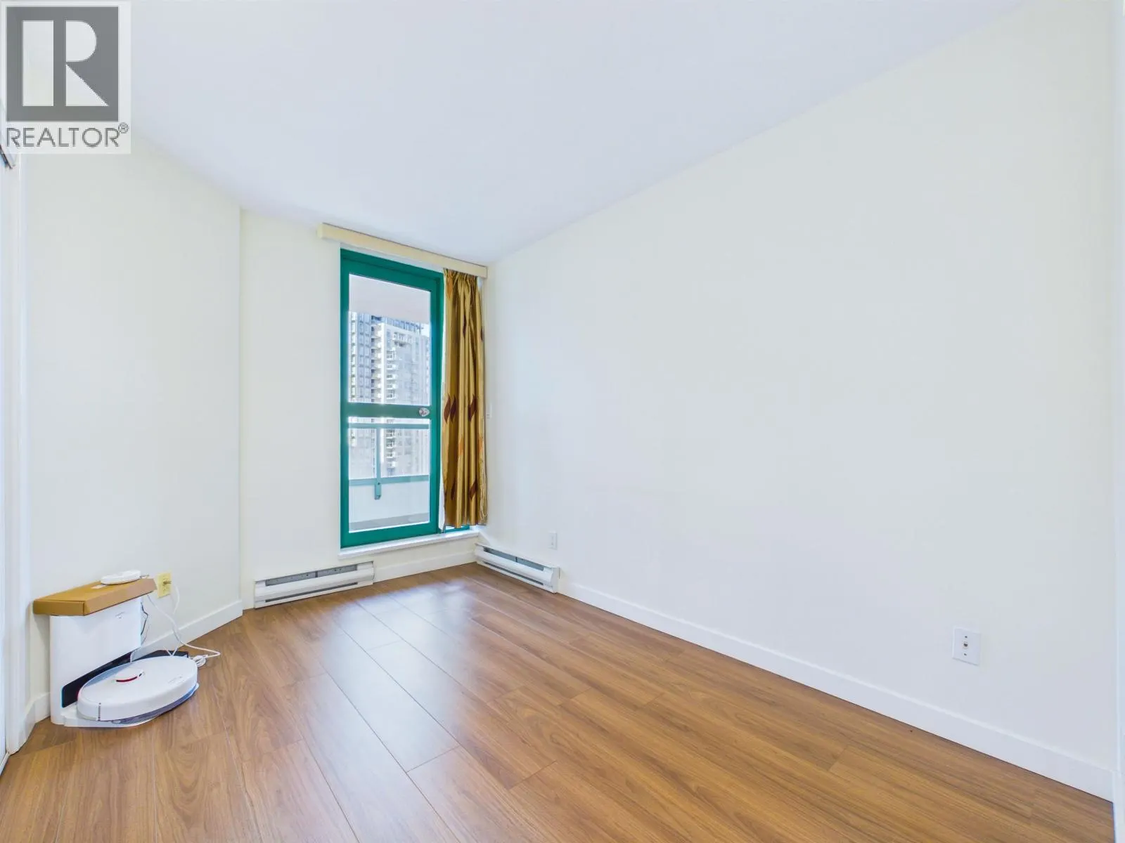 1705 5833 WILSON AVENUE