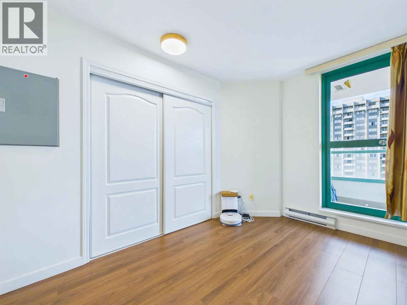 1705 5833 WILSON AVENUE