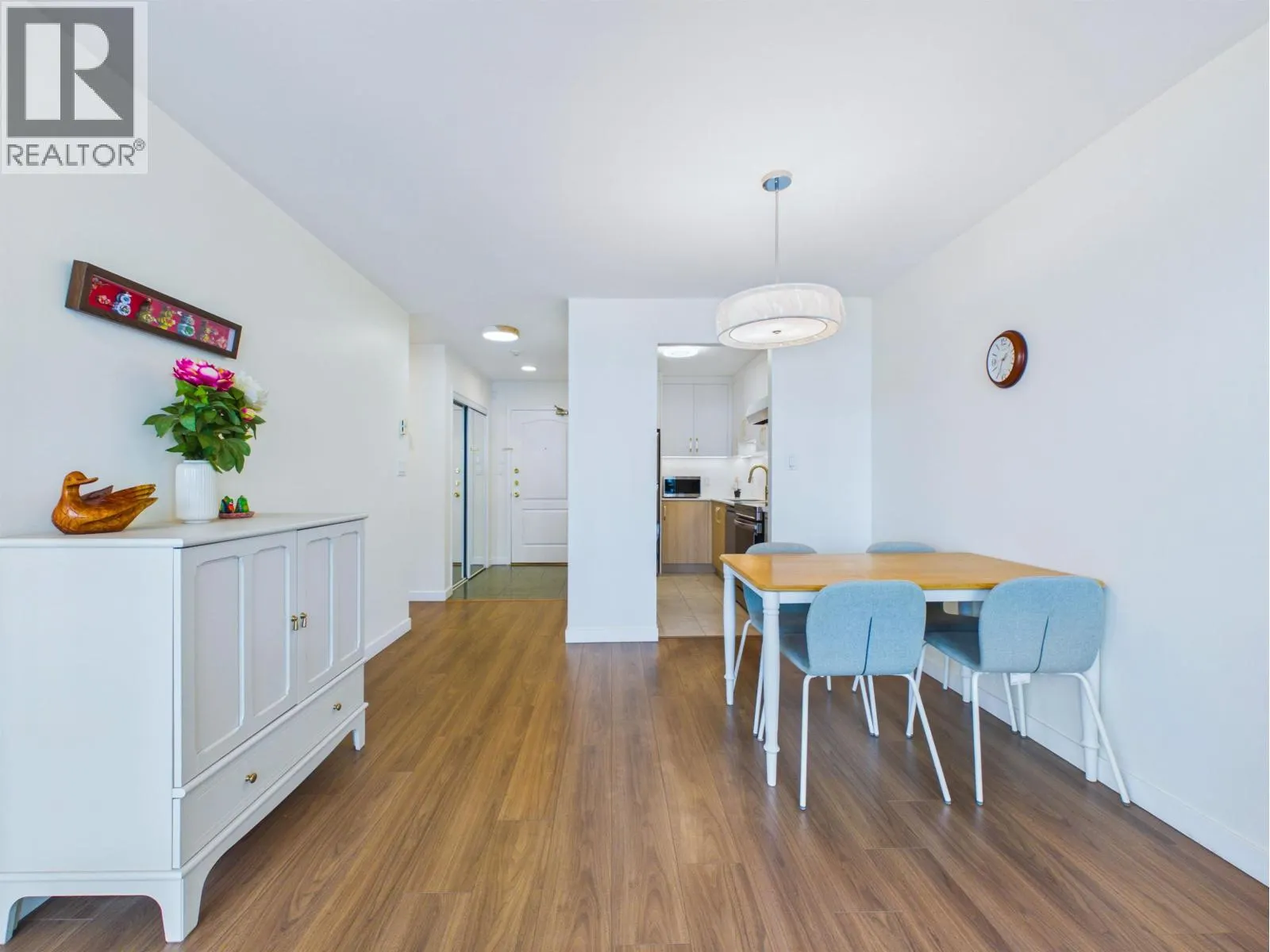 1705 5833 WILSON AVENUE