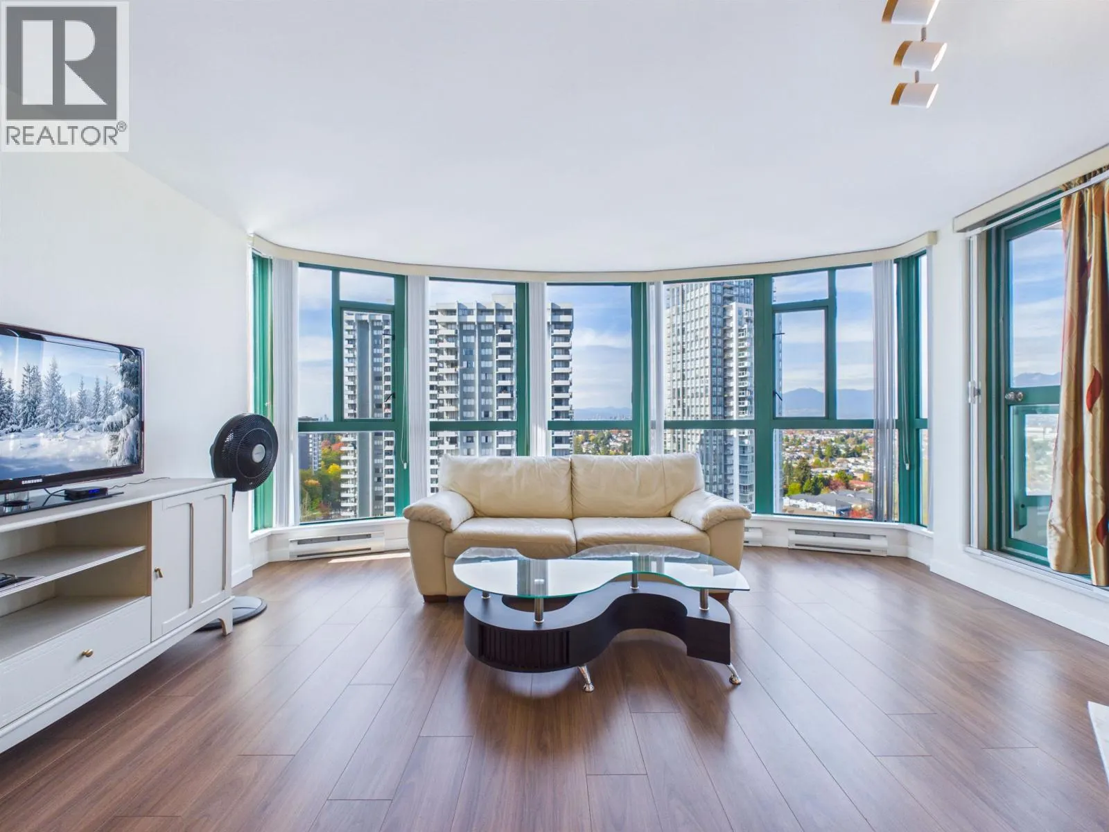 1705 5833 WILSON AVENUE