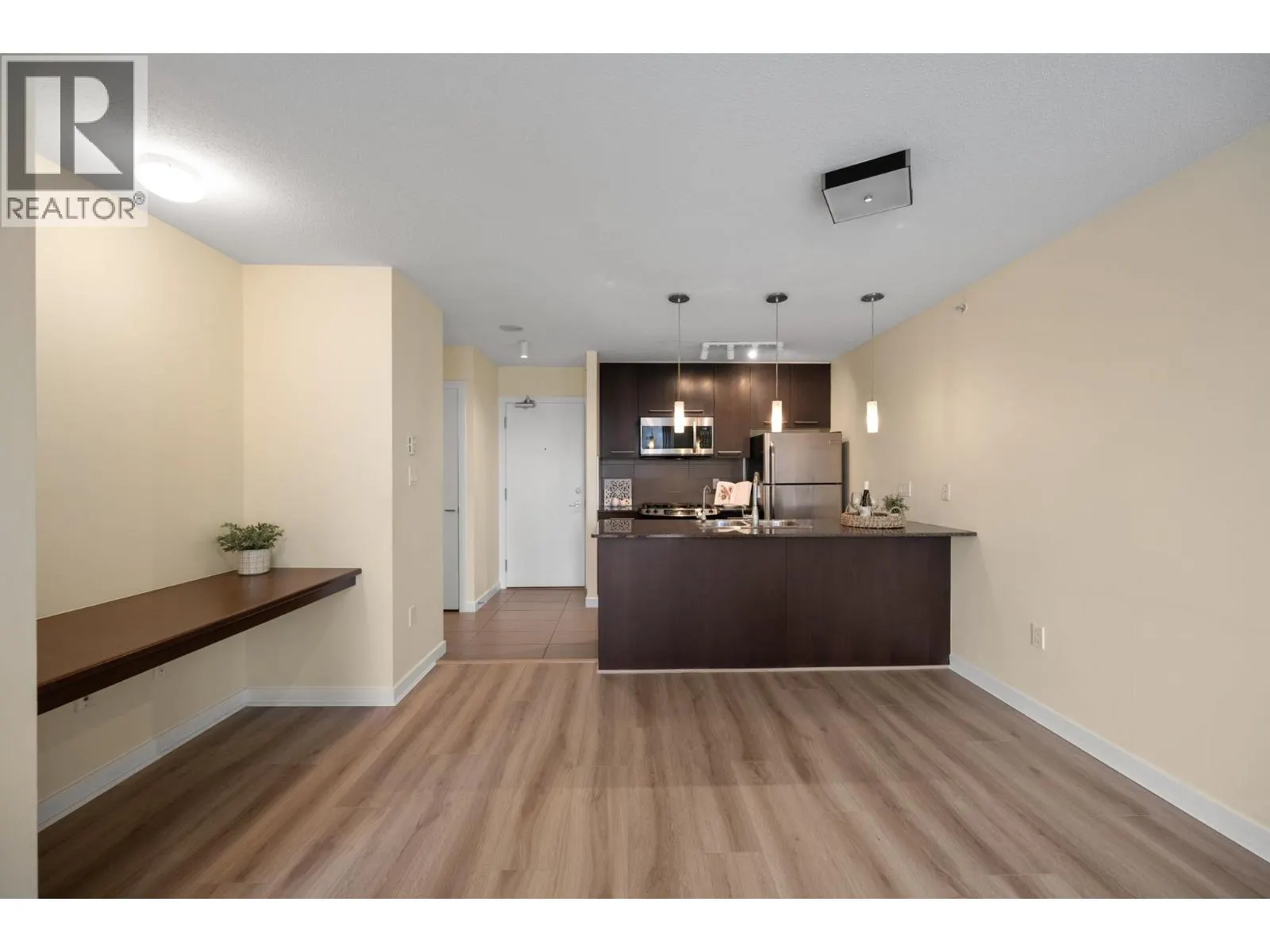 608 2979 GLEN DRIVE