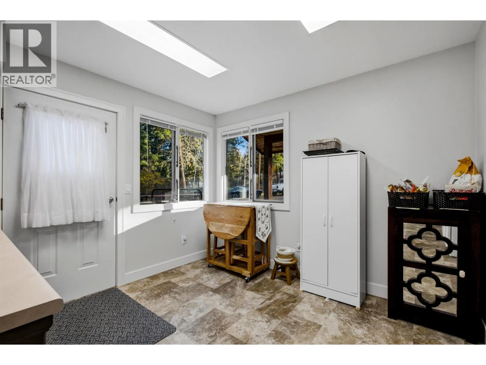 754 ROBERTS DRIVE