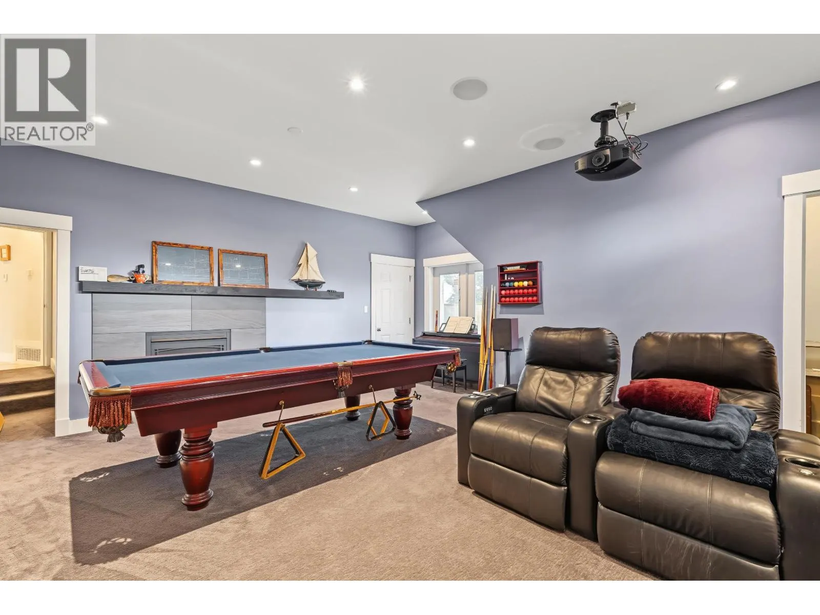 4927 CEDAR CRESCENT