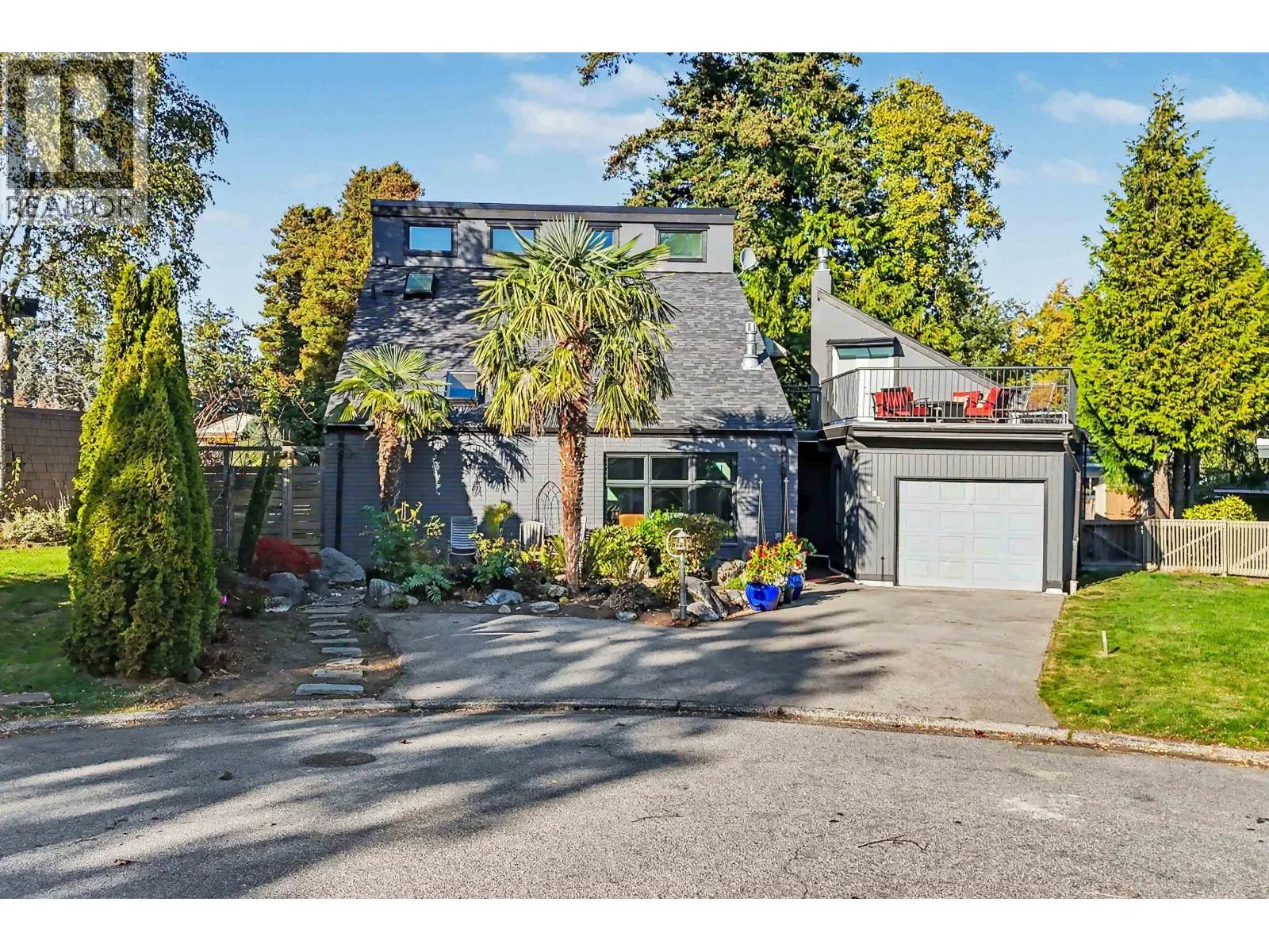 4927 CEDAR CRESCENT