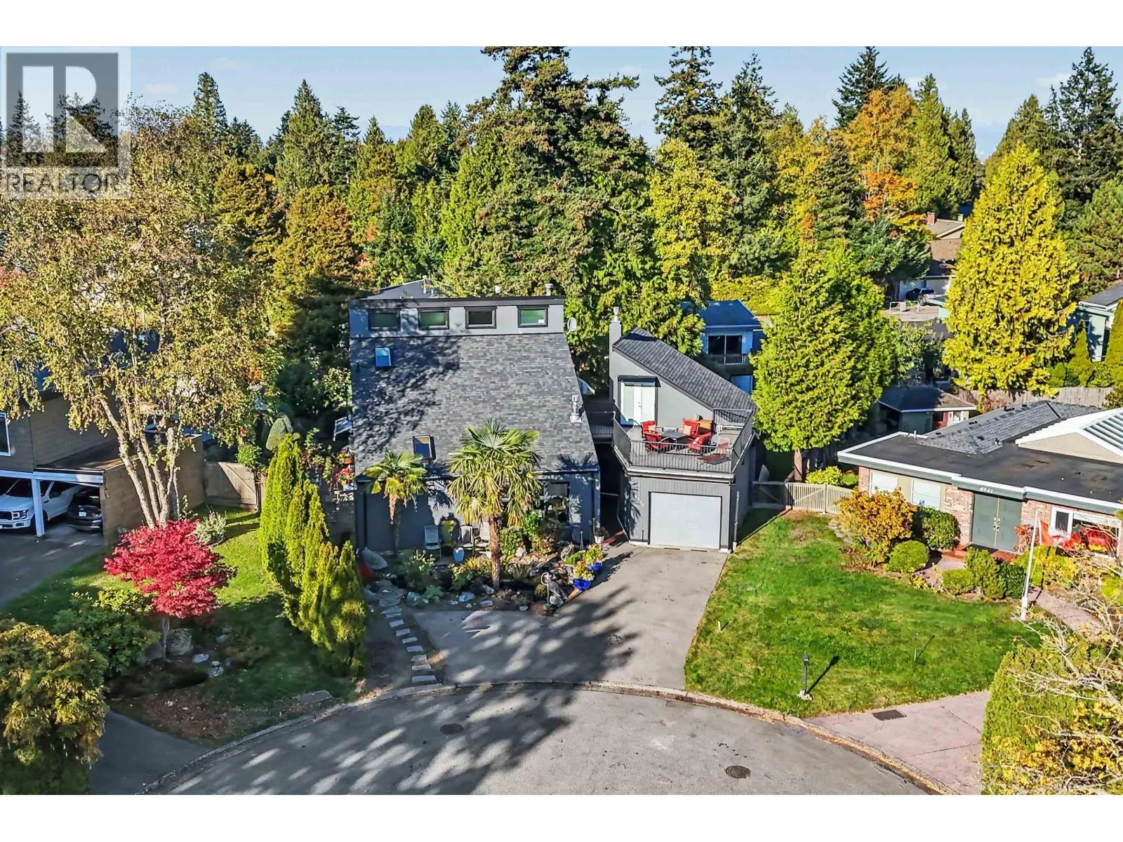 4927 CEDAR CRESCENT