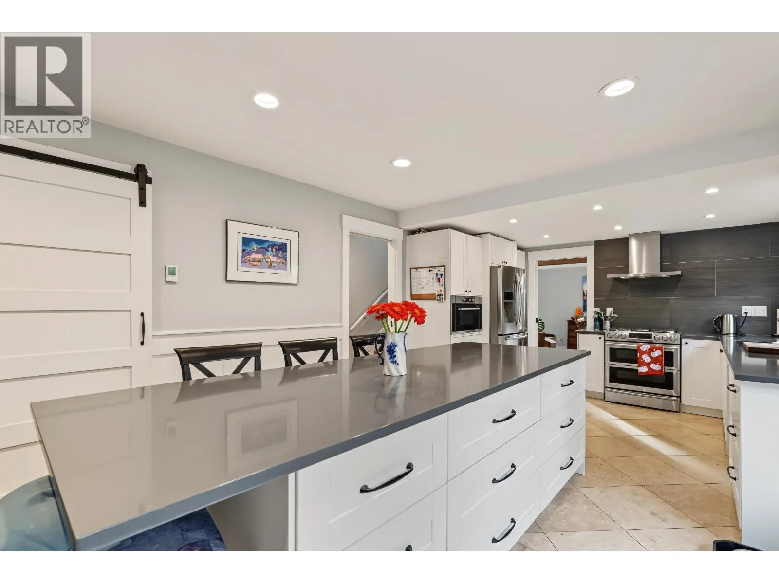 4927 CEDAR CRESCENT