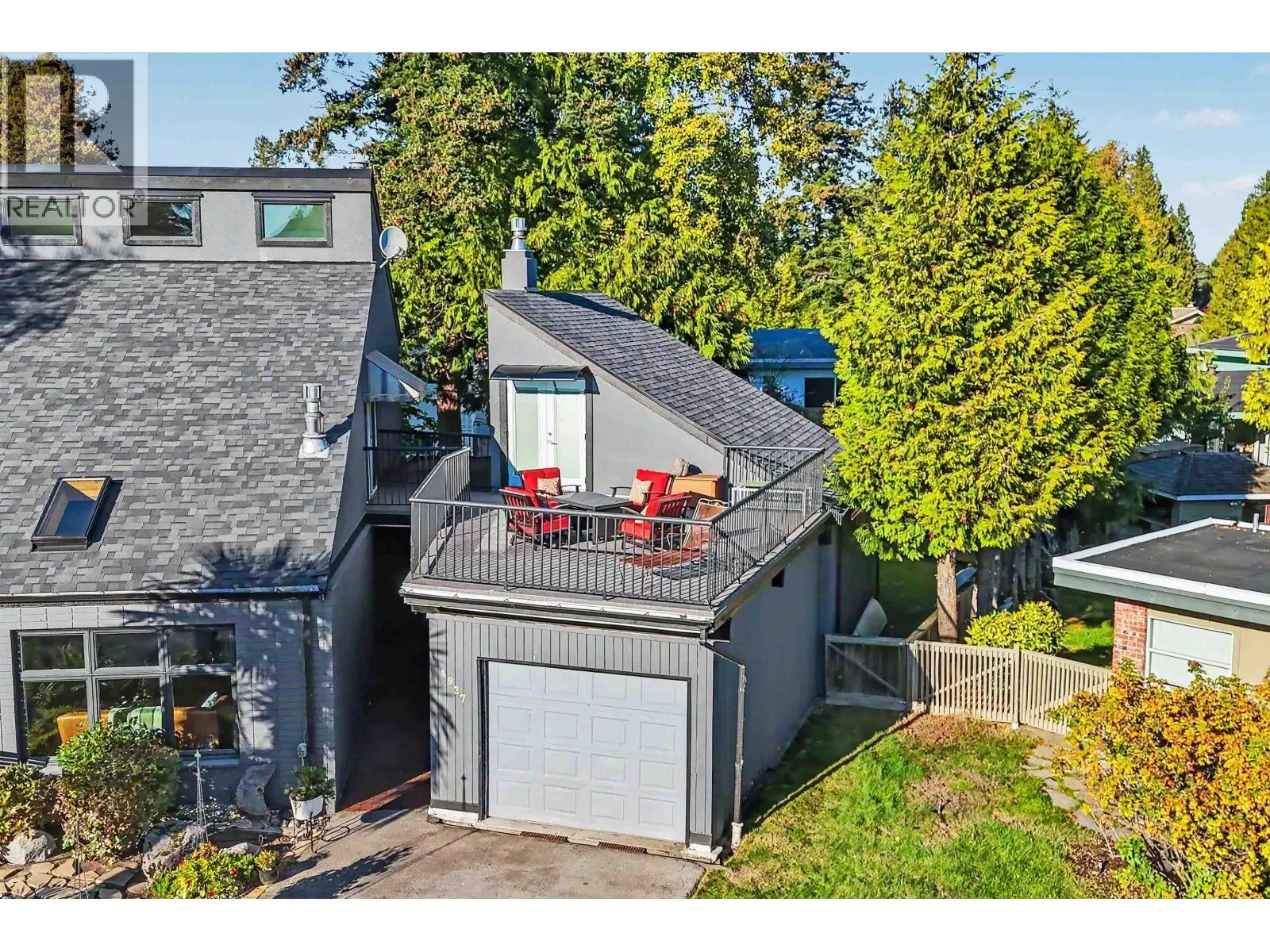 4927 CEDAR CRESCENT