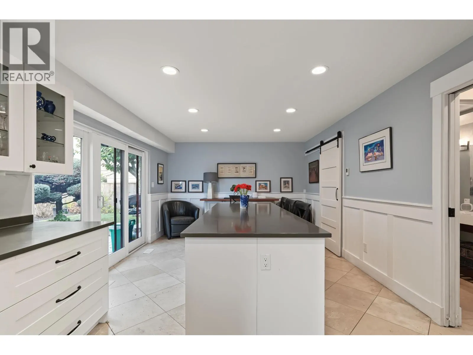 4927 CEDAR CRESCENT