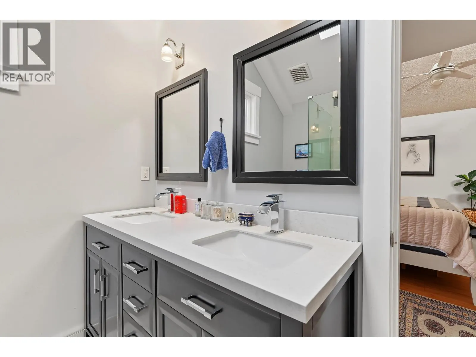 4927 CEDAR CRESCENT