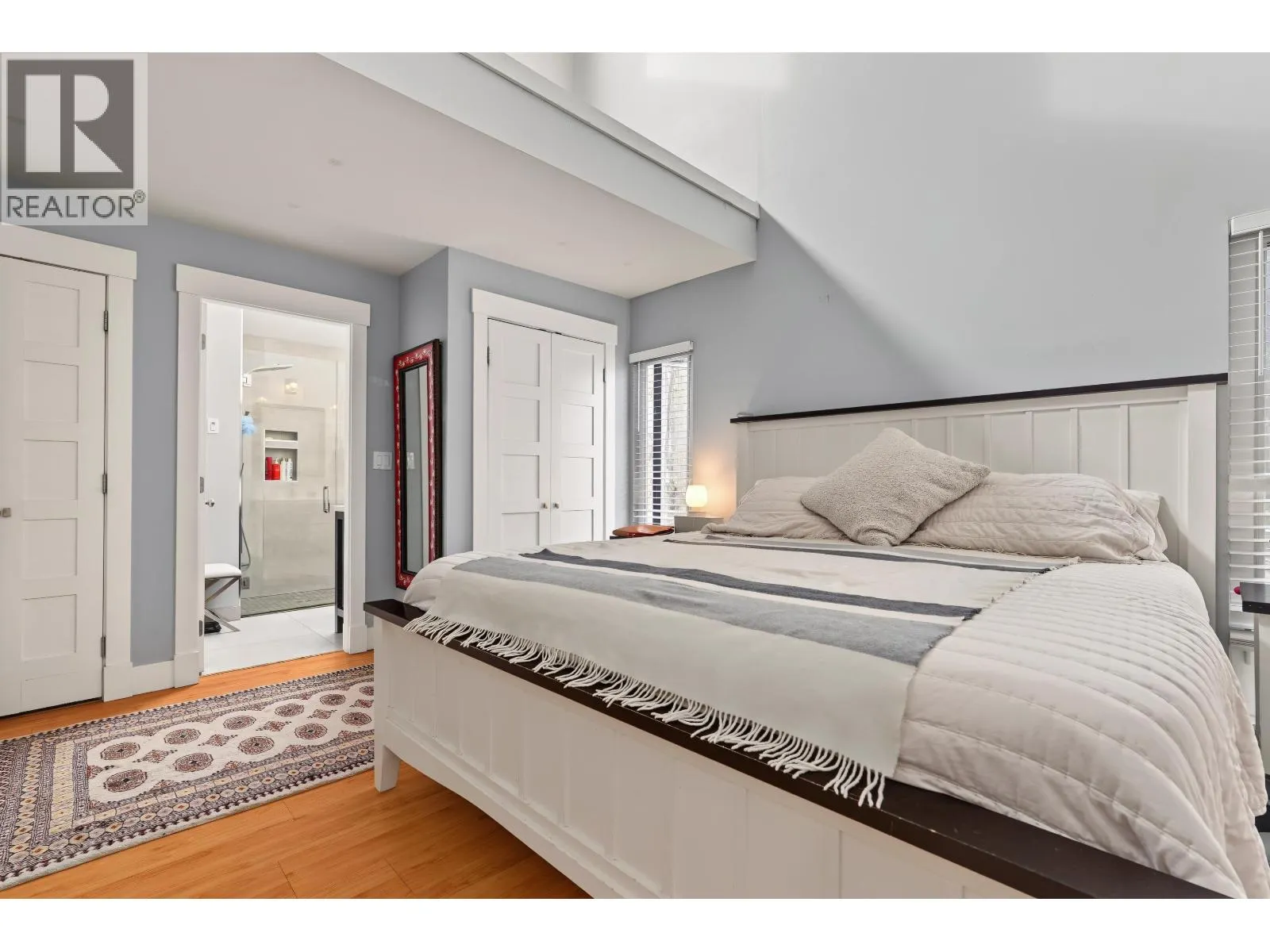 4927 CEDAR CRESCENT