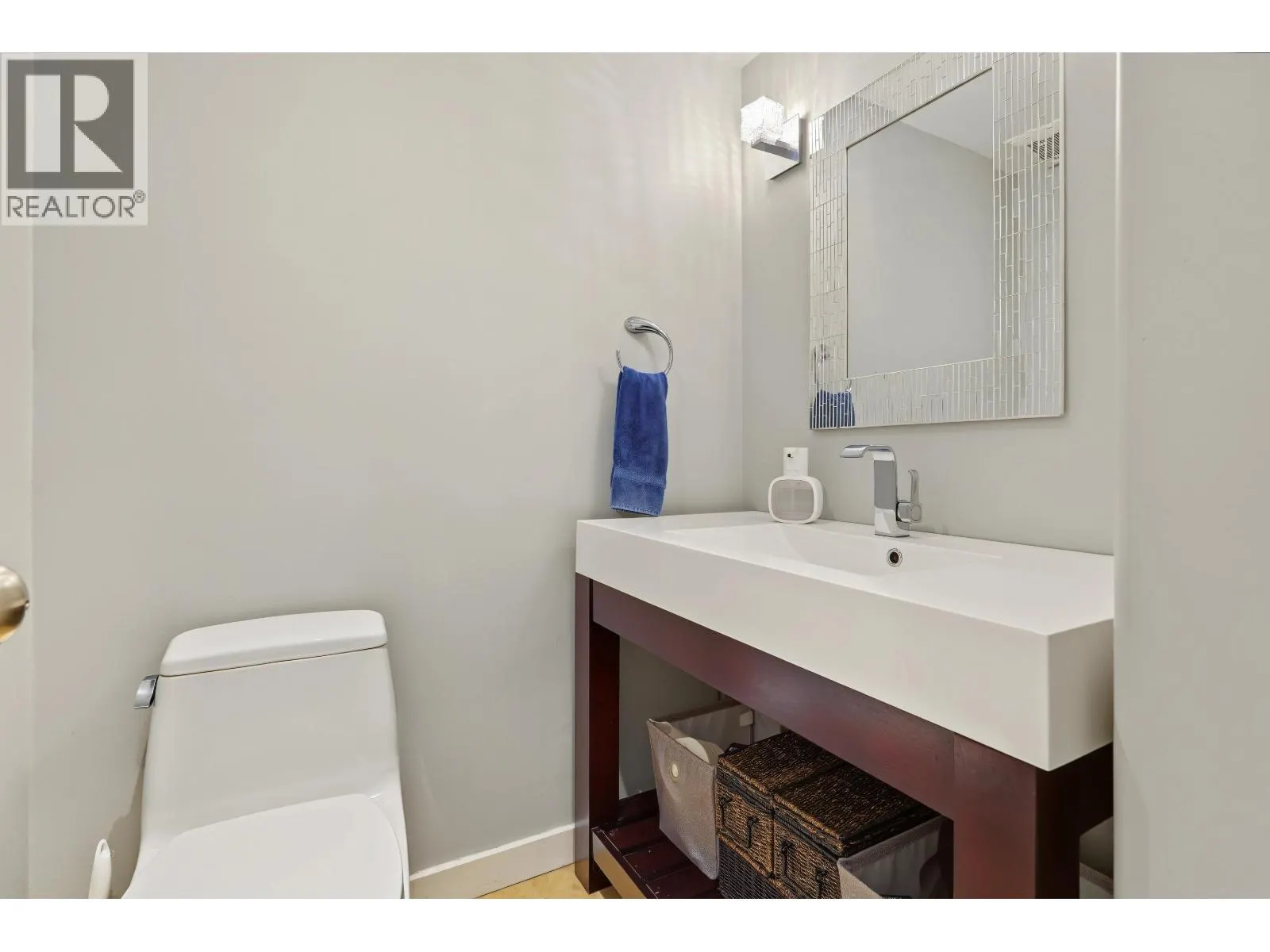 4927 CEDAR CRESCENT