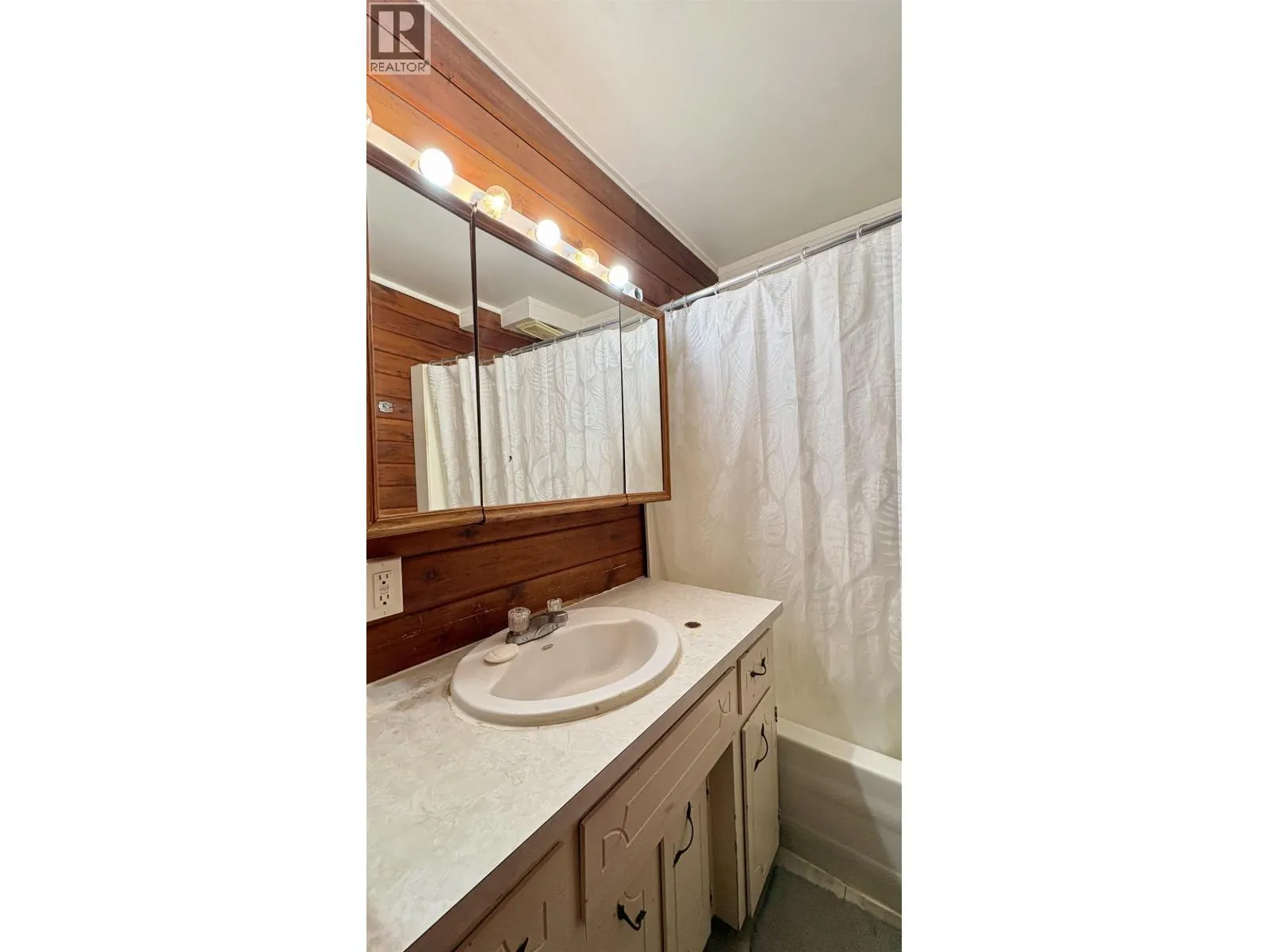 1301 20TH AVENUE