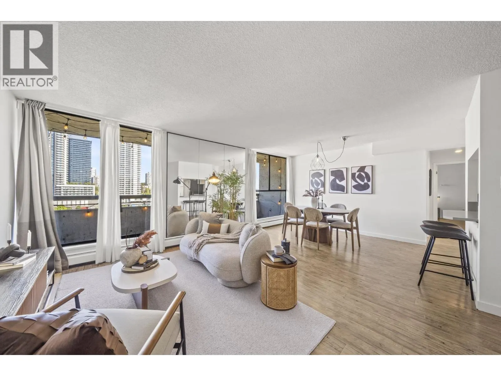 1504 3771 BARTLETT COURT