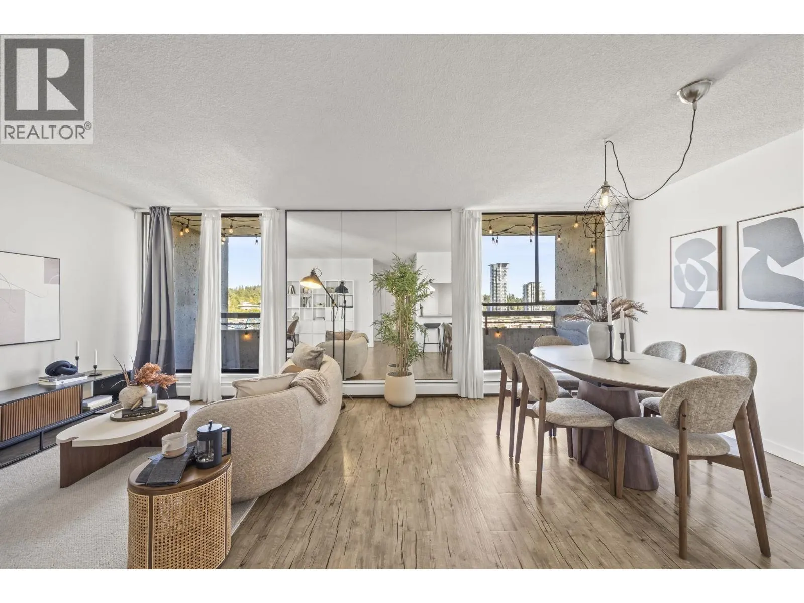 1504 3771 BARTLETT COURT