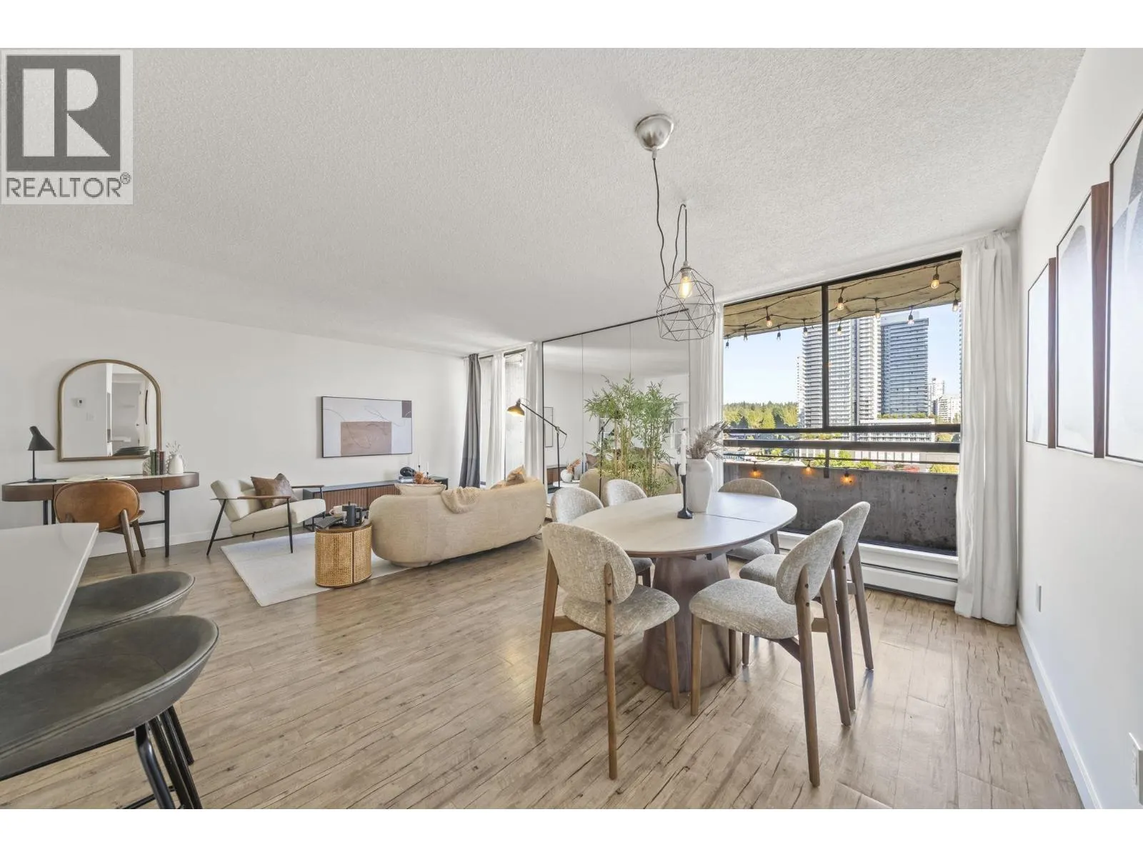 1504 3771 BARTLETT COURT