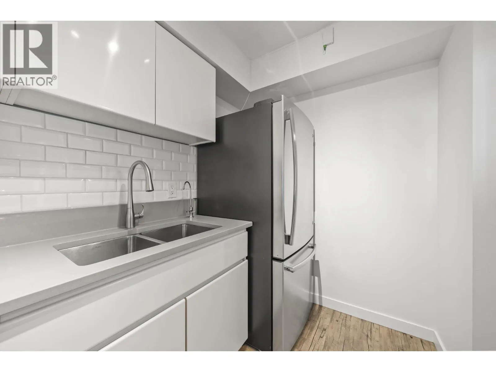 1504 3771 BARTLETT COURT