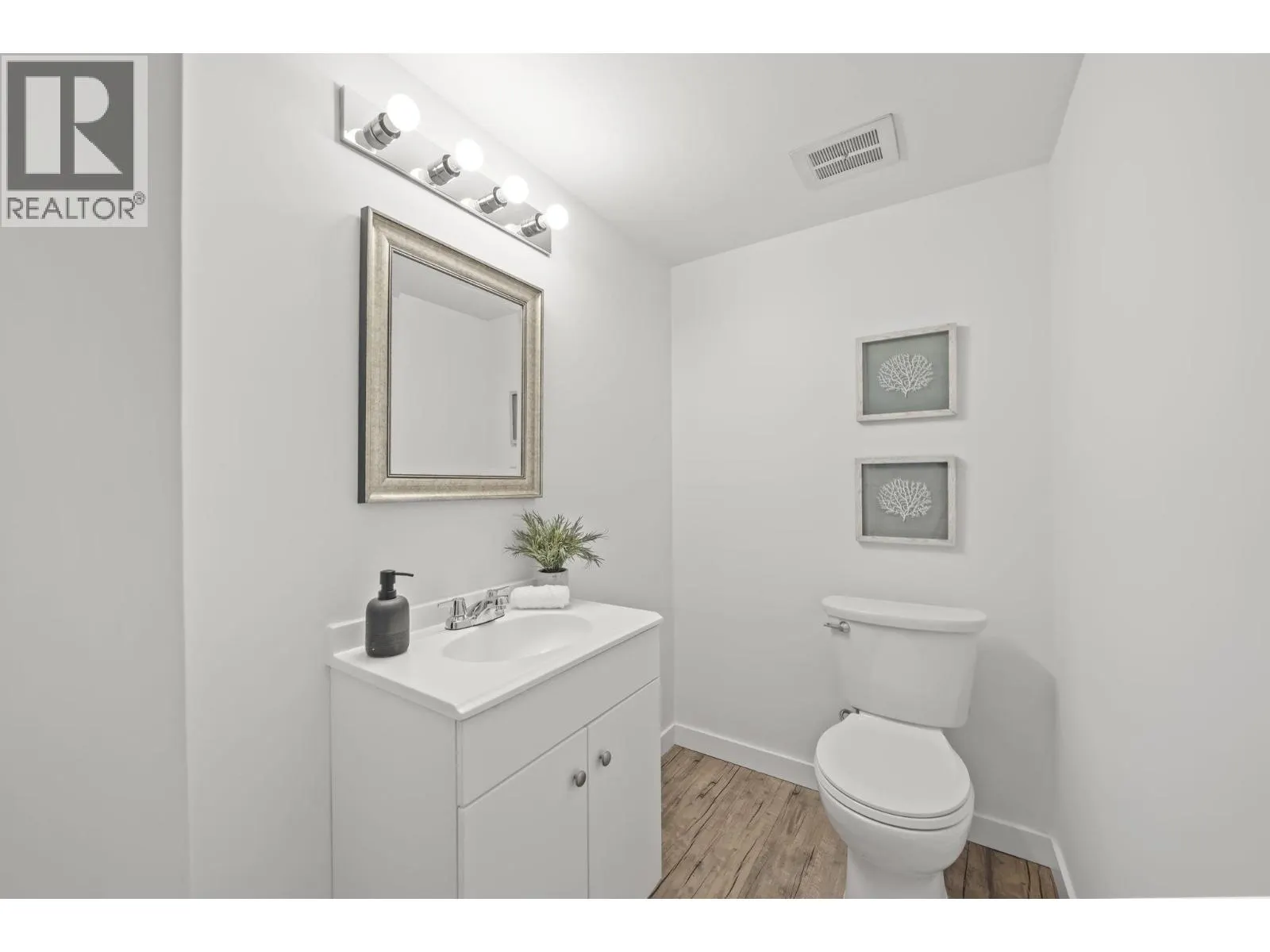 1504 3771 BARTLETT COURT