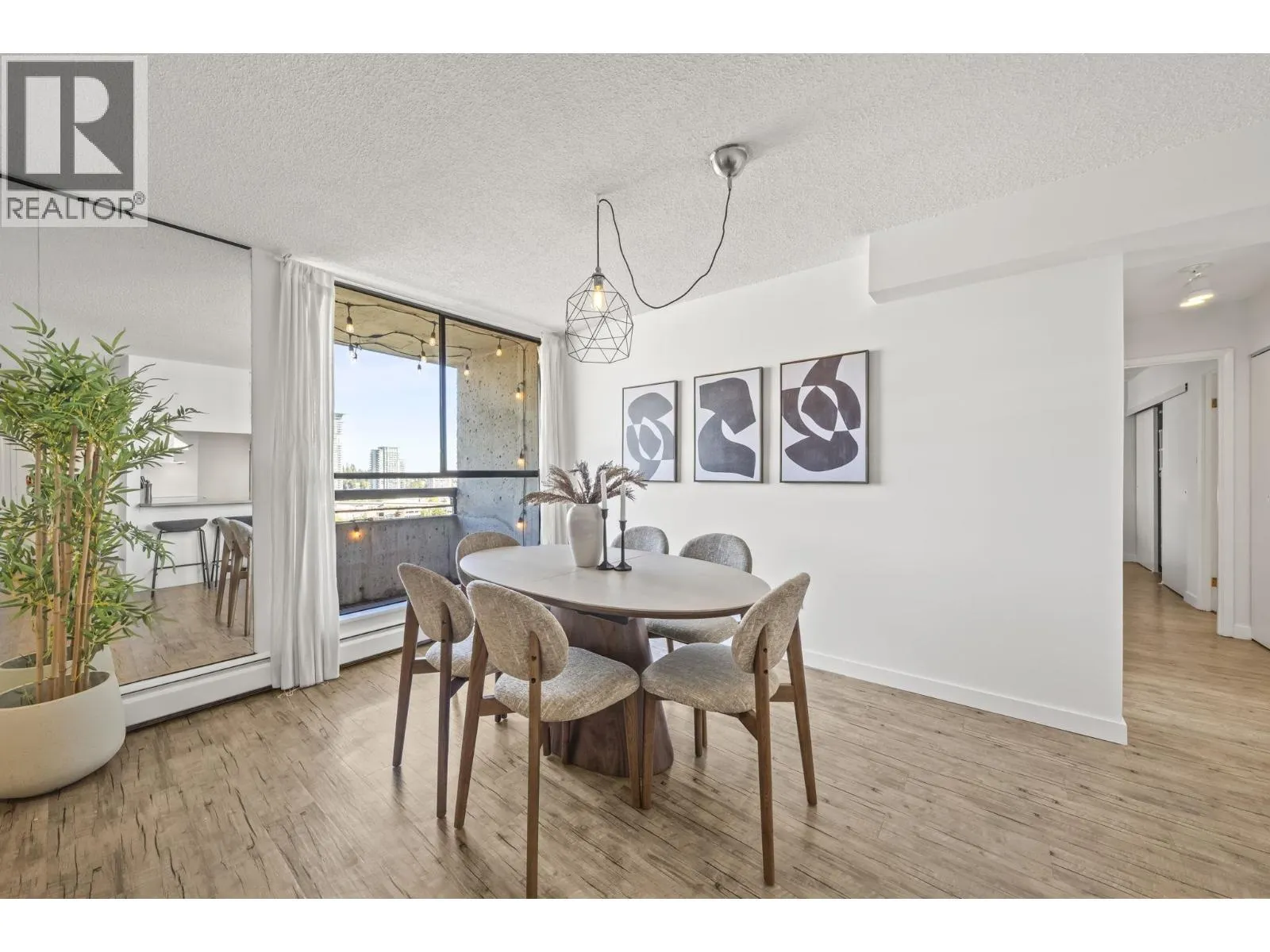 1504 3771 BARTLETT COURT