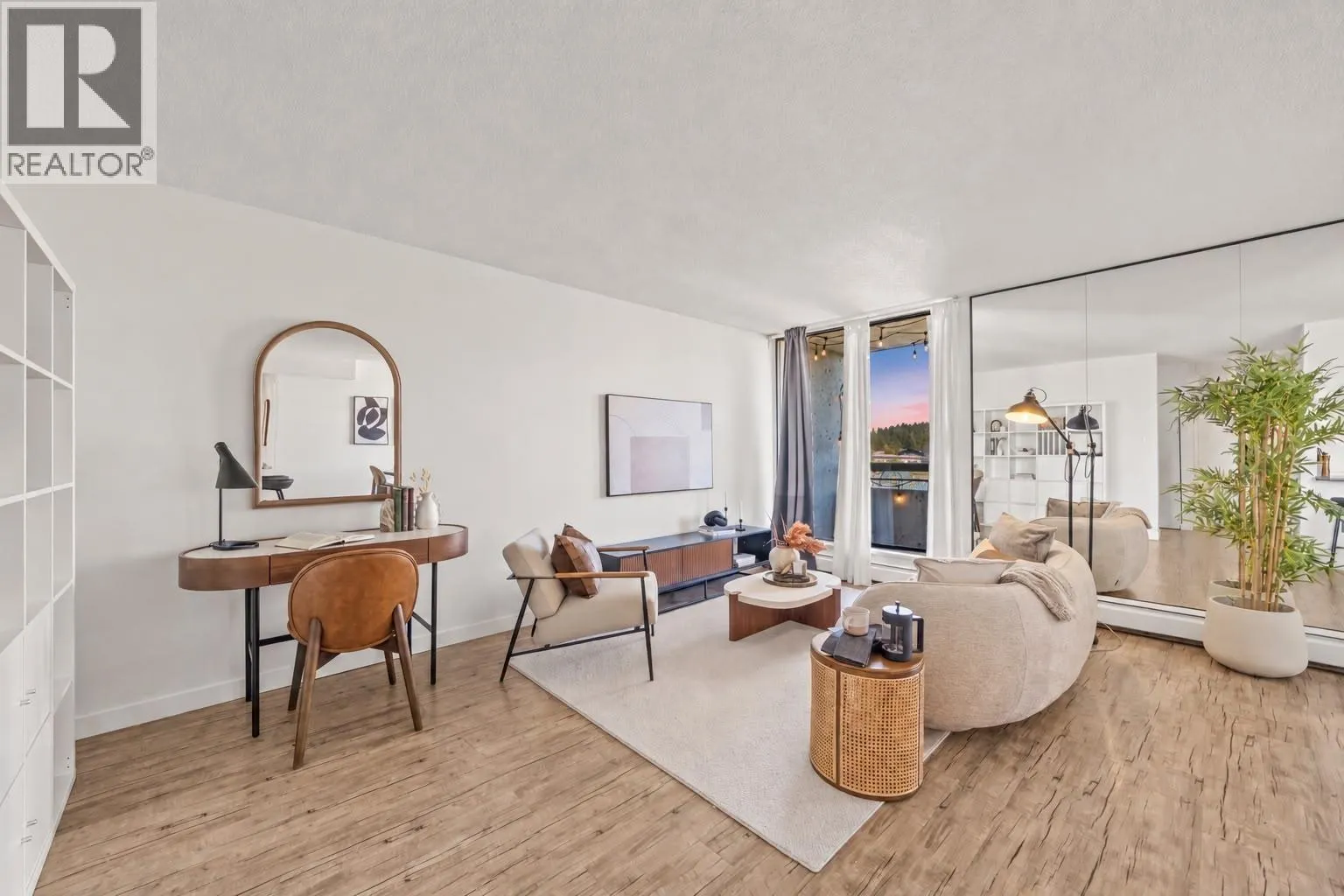 1504 3771 BARTLETT COURT