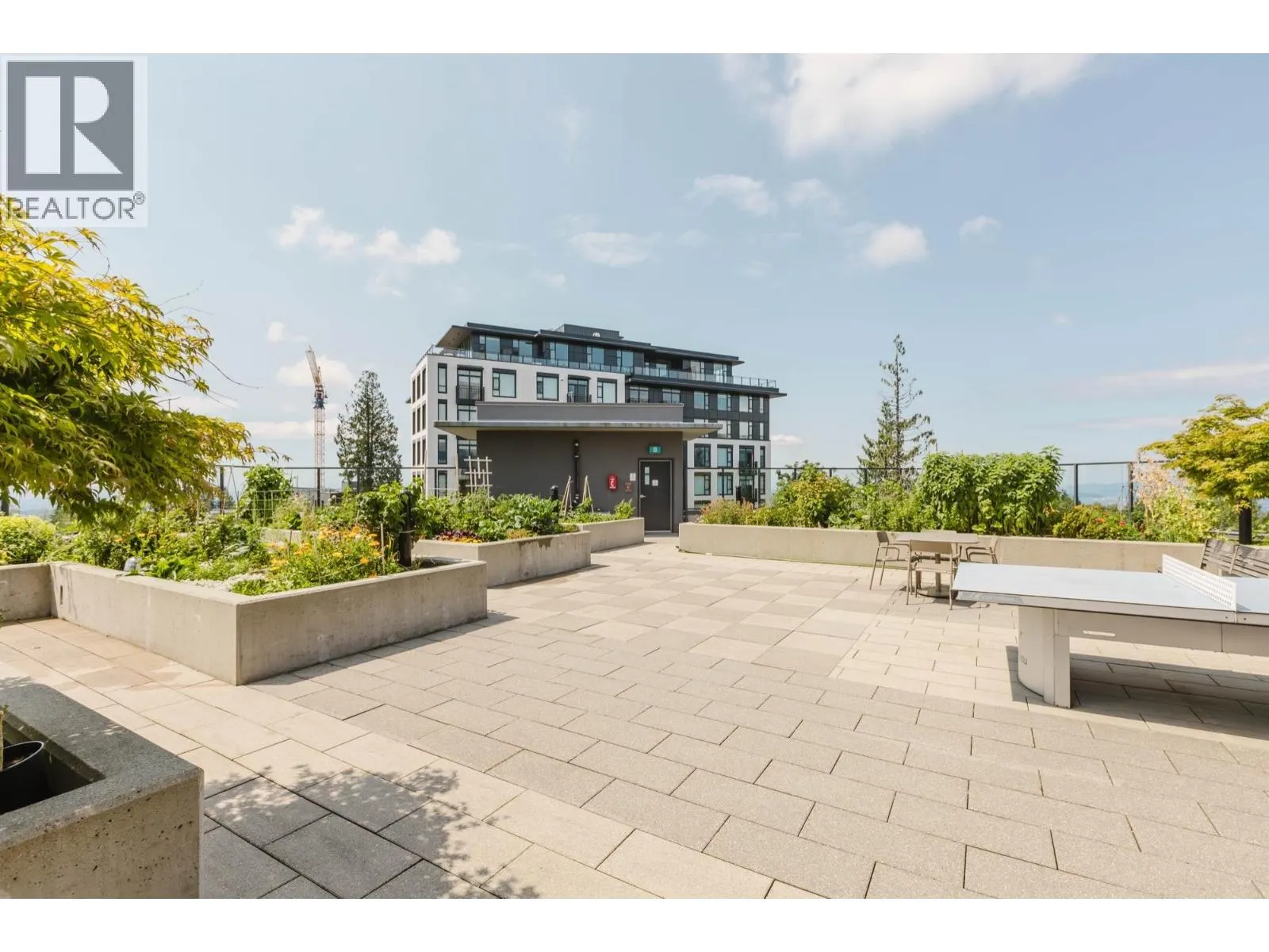 909 8850 UNIVERSITY CRESCENT